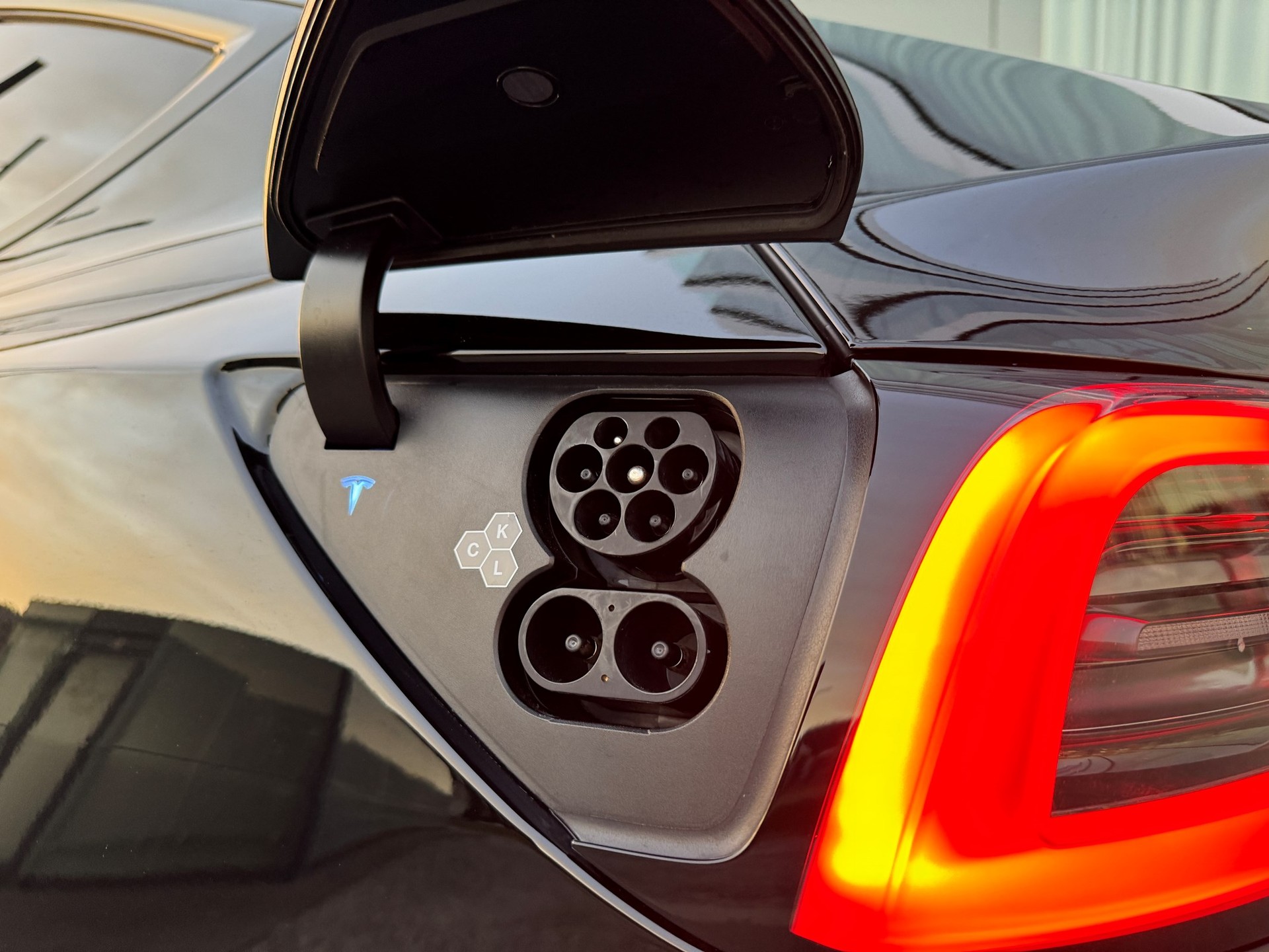 TESLA Model Y RWD-image-8