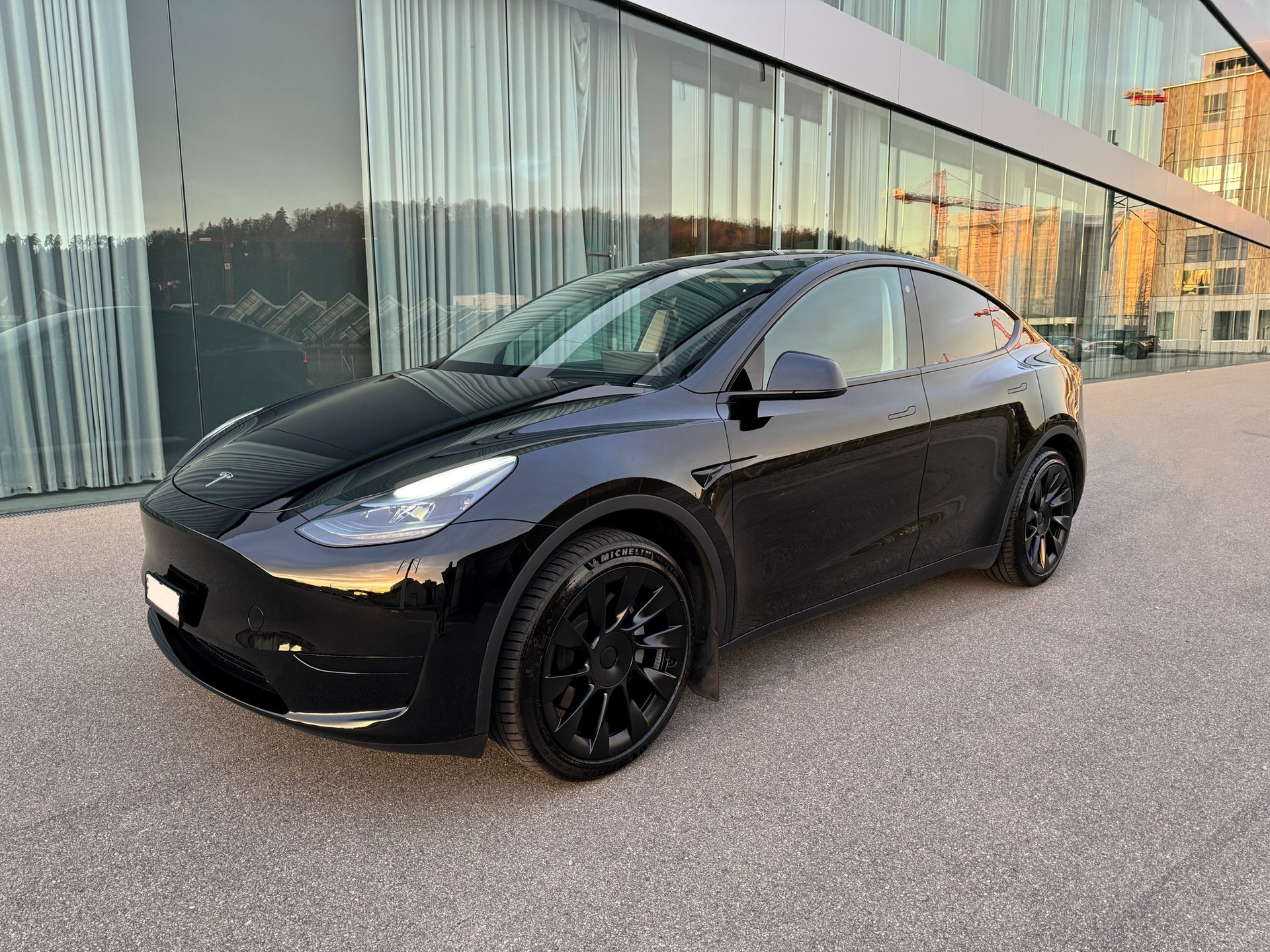 TESLA Model Y RWD