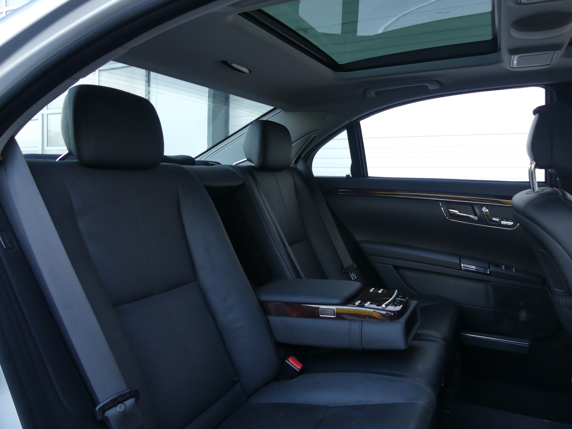MERCEDES-BENZ S 500 L 4Matic-image-11