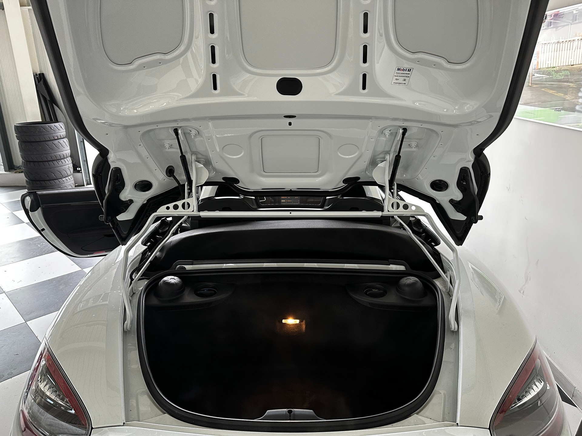 PORSCHE Boxster Spyder 3.8-image-12
