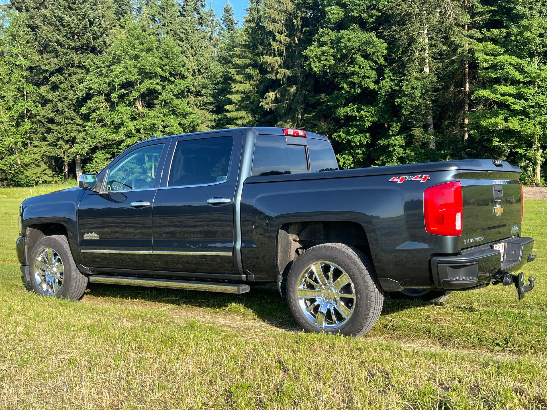 CHEVROLET Silverado High Country-image-2