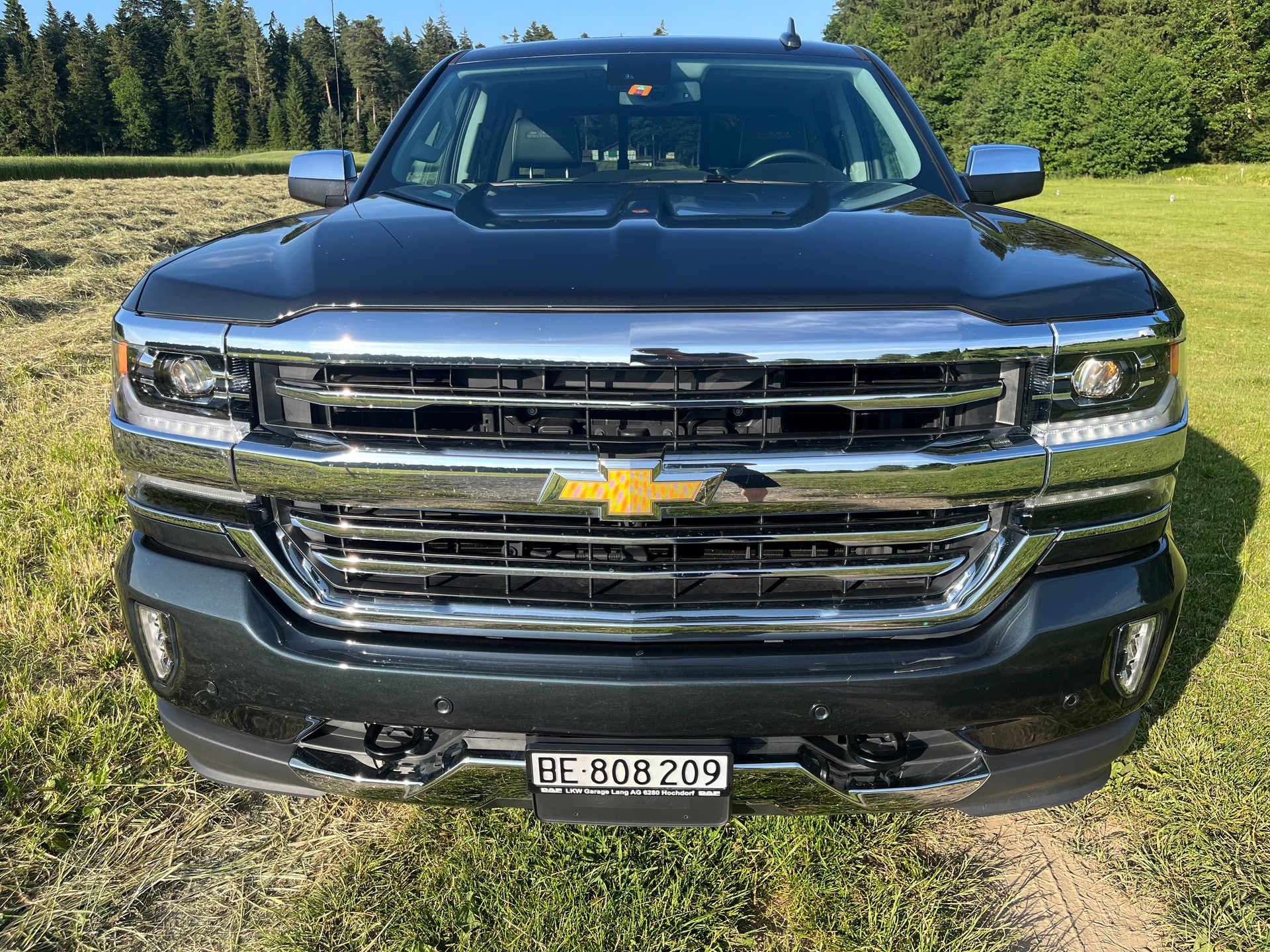 CHEVROLET Silverado High Country-image-1