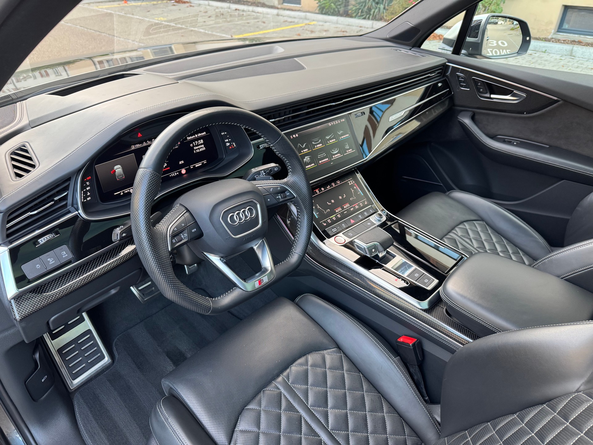 AUDI SQ7 4.0 V8 TDI Sport quattro tiptronic 7-Sitzer-image-9