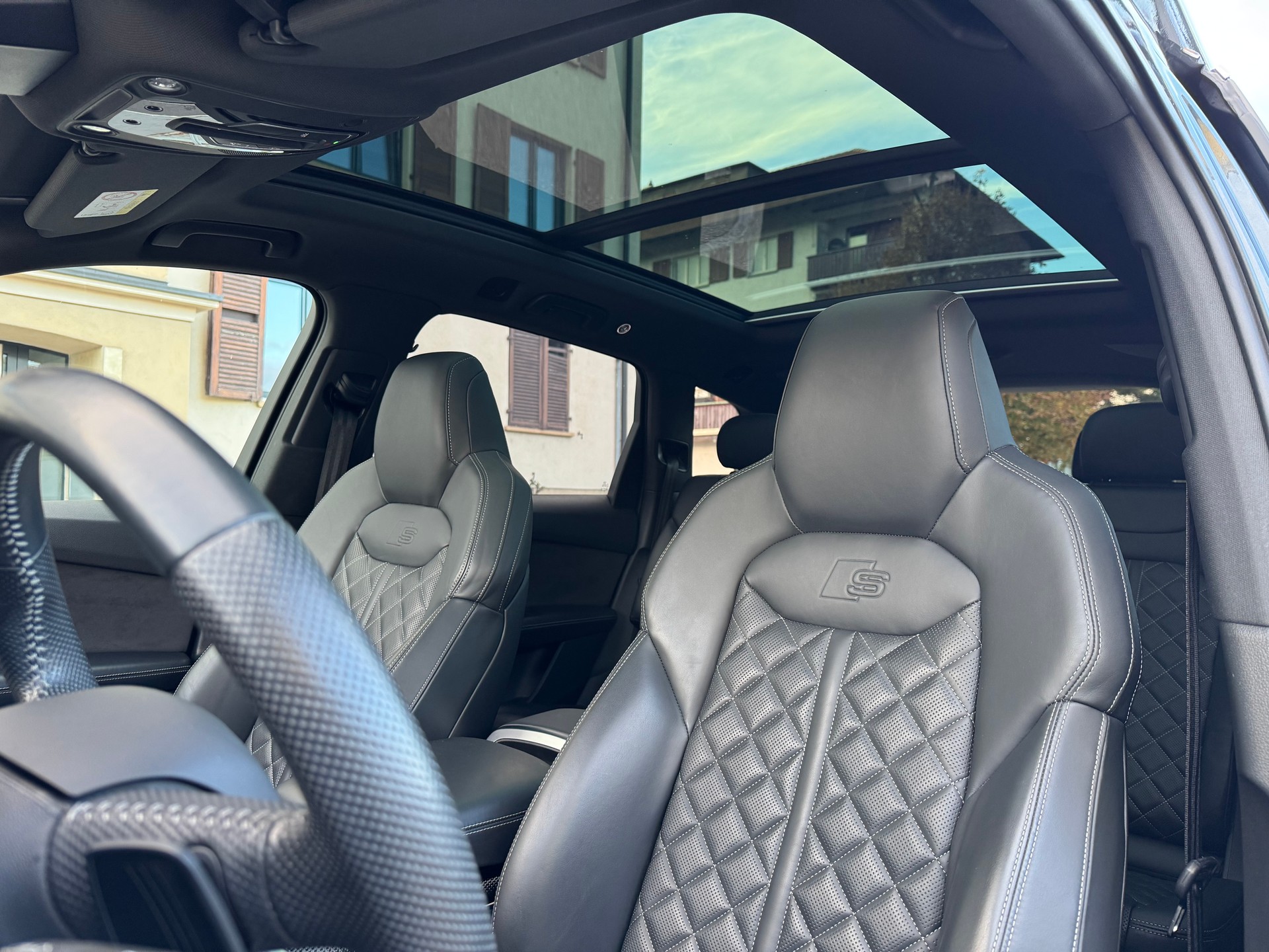 AUDI SQ7 4.0 V8 TDI Sport quattro tiptronic 7-Sitzer-image-11