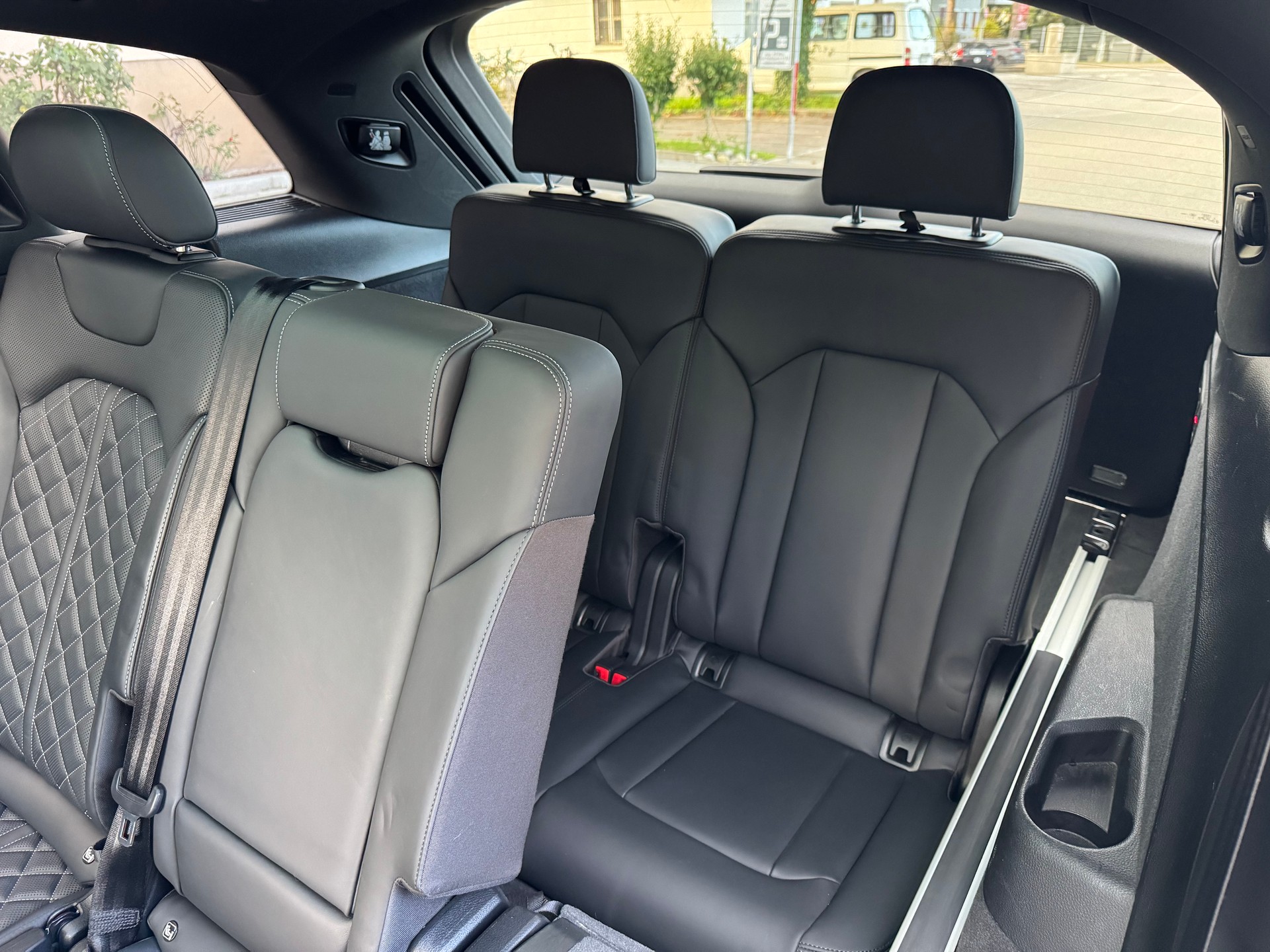 AUDI SQ7 4.0 V8 TDI Sport quattro tiptronic 7-Sitzer-image-28