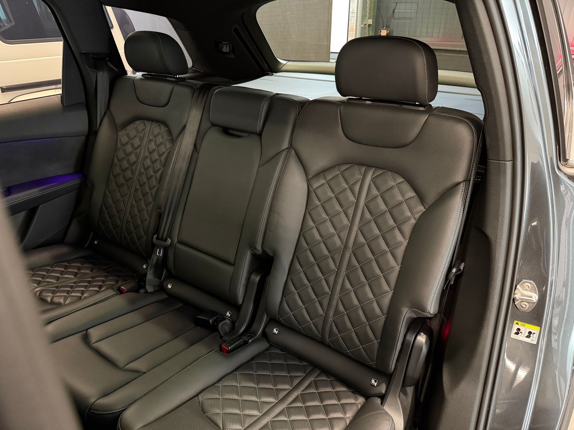 AUDI SQ7 4.0 V8 TDI Sport quattro tiptronic 7-Sitzer-image-28