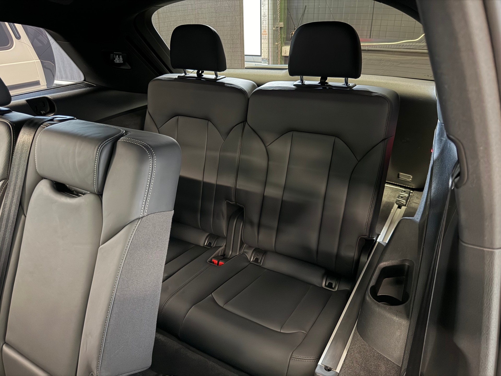 AUDI SQ7 4.0 V8 TDI Sport quattro tiptronic 7-Sitzer-image-29
