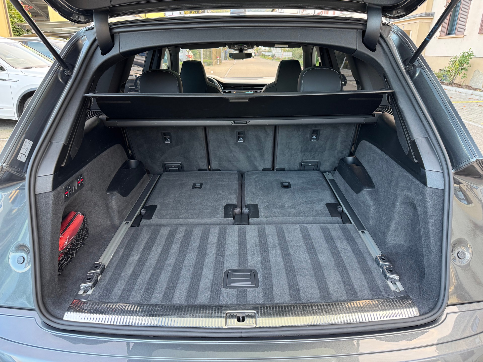 AUDI SQ7 4.0 V8 TDI Sport quattro tiptronic 7-Sitzer-image-30