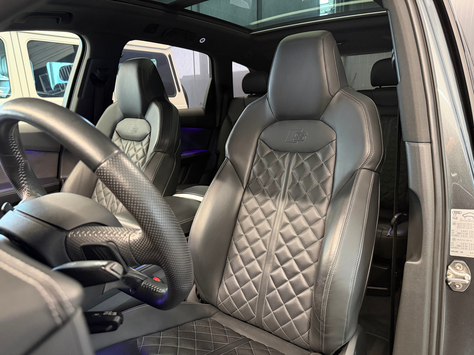 AUDI SQ7 4.0 V8 TDI Sport quattro tiptronic 7-Sitzer-image-10