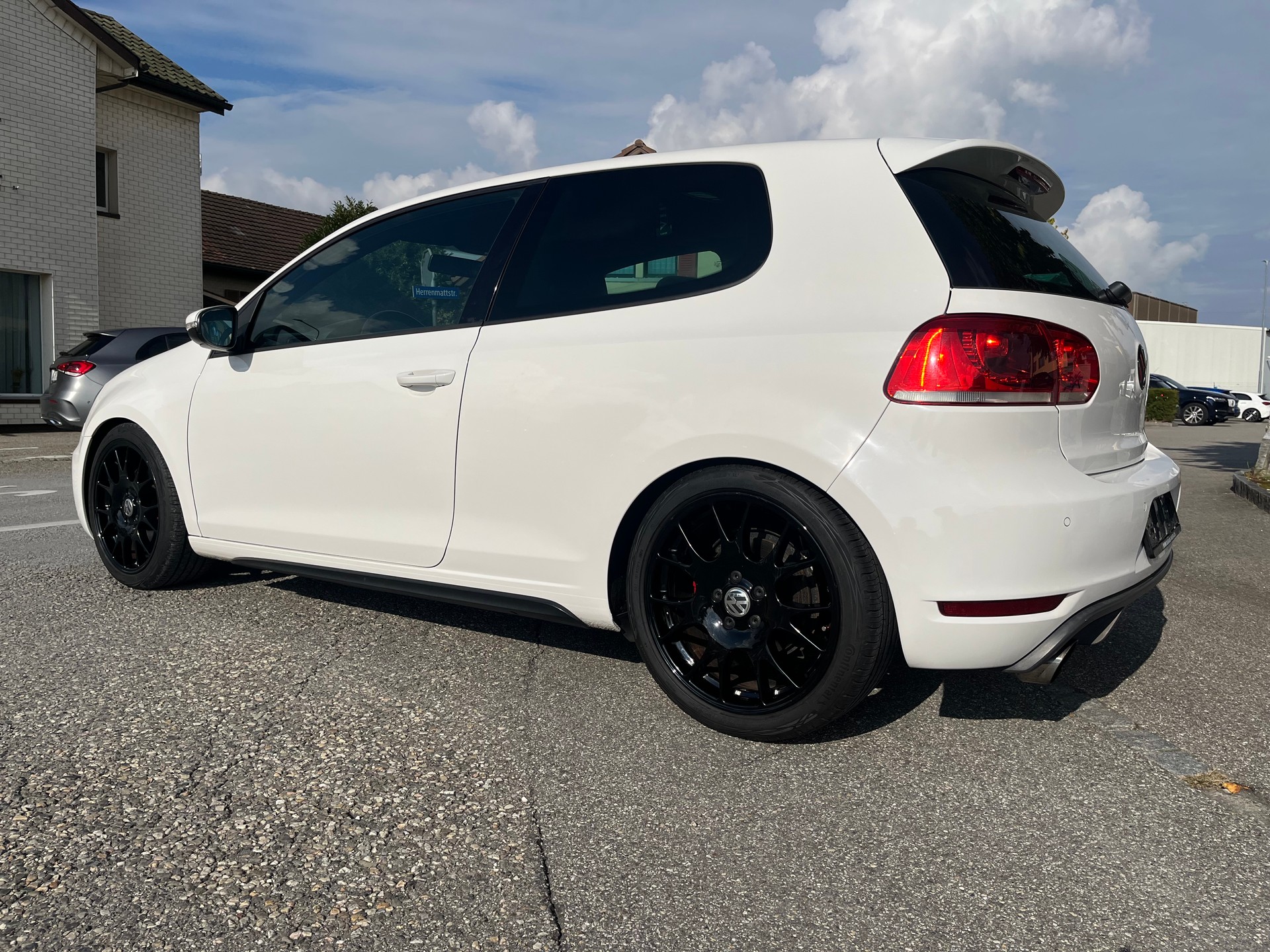 VW Golf 2.0 TSI GTI Edition-image-2