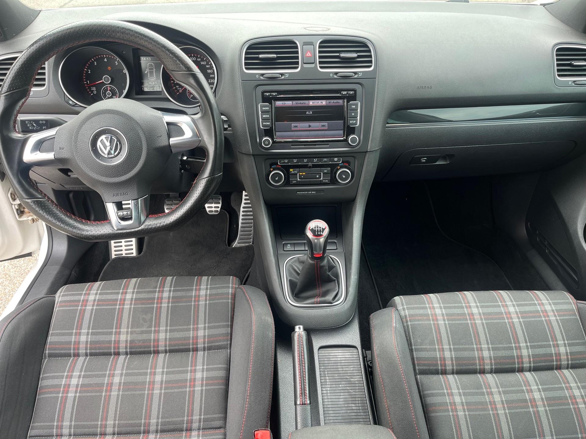 VW Golf 2.0 TSI GTI Edition-image-11