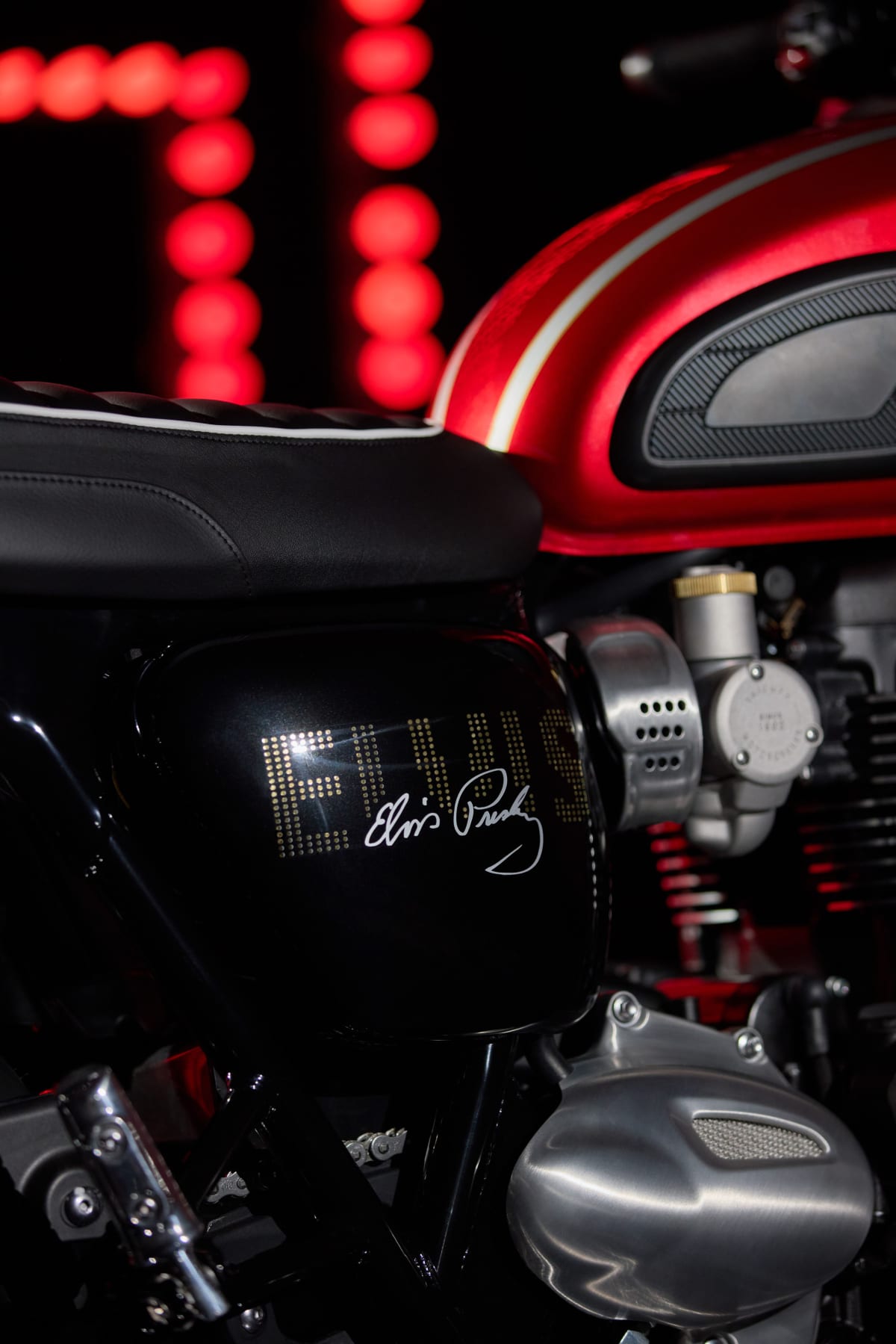 TRIUMPH Bonneville T120 Elvis Edition-image-2