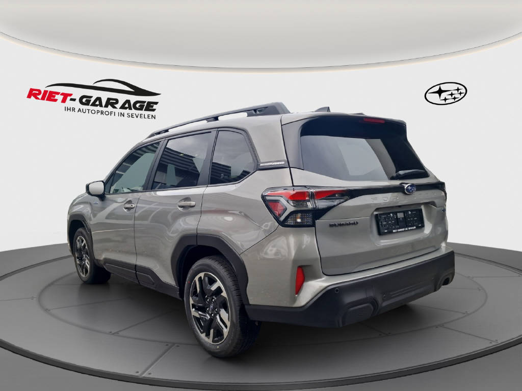 SUBARU Forester Station 2.0i e-Boxer Swiss Plus-image-2