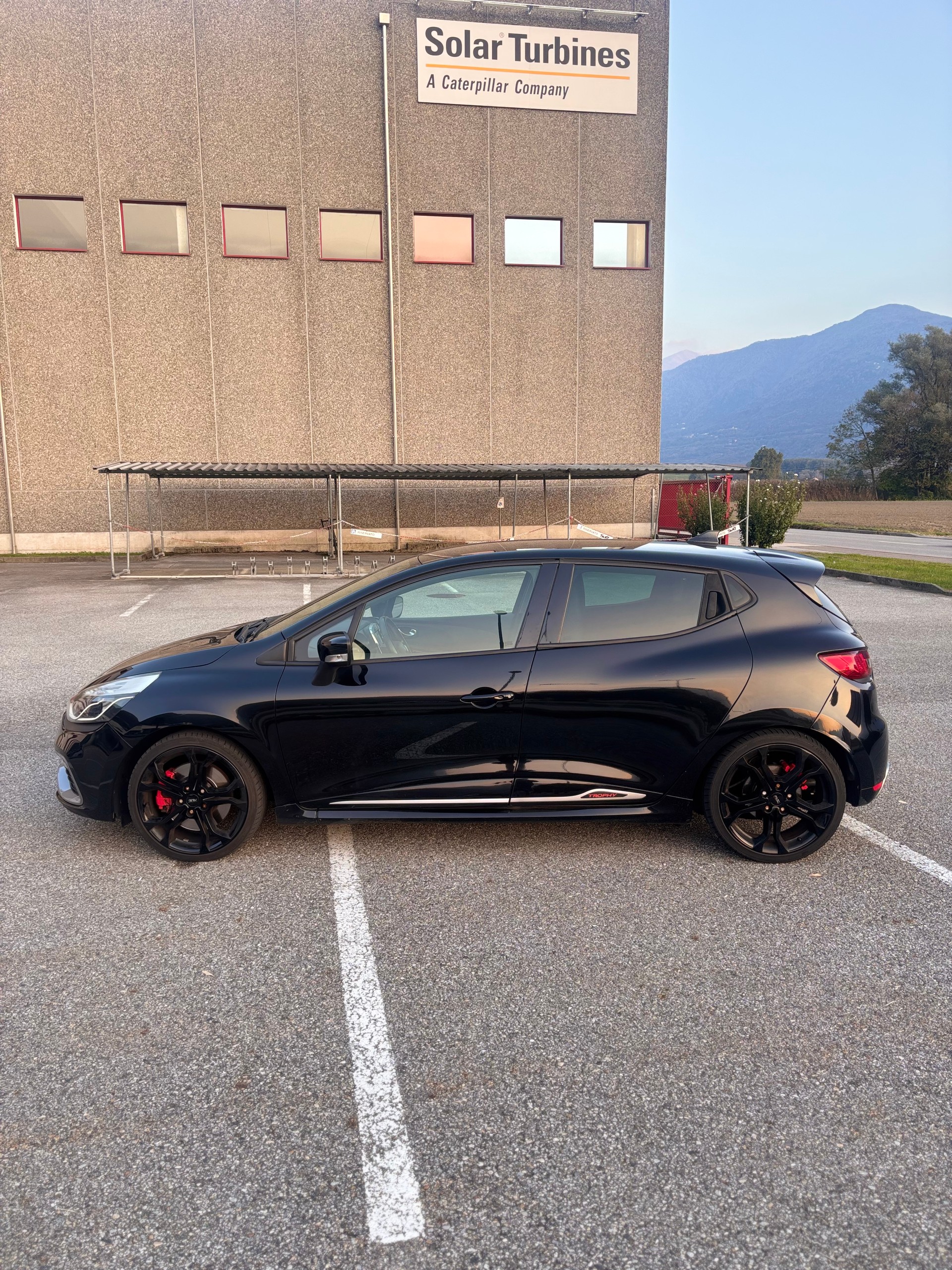 RENAULT Clio 1.6 T RS 220 Trophy EDC-image-6