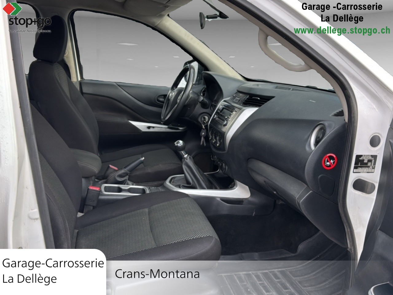 NISSAN Navara Double Cab Acenta 2.3 dCi 4WD-image-16