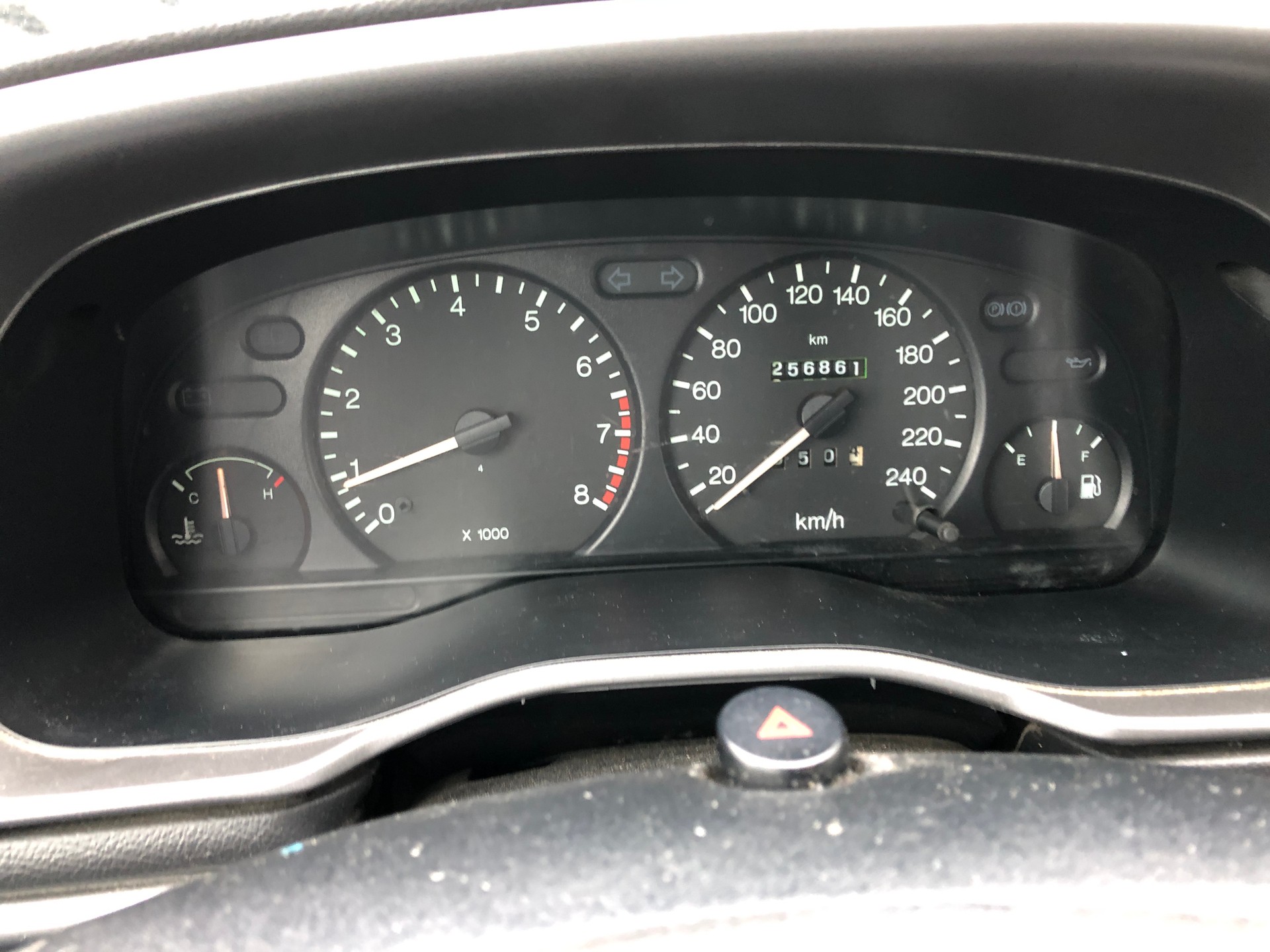 FORD Mondeo 2.0i Trend Futura-image-16