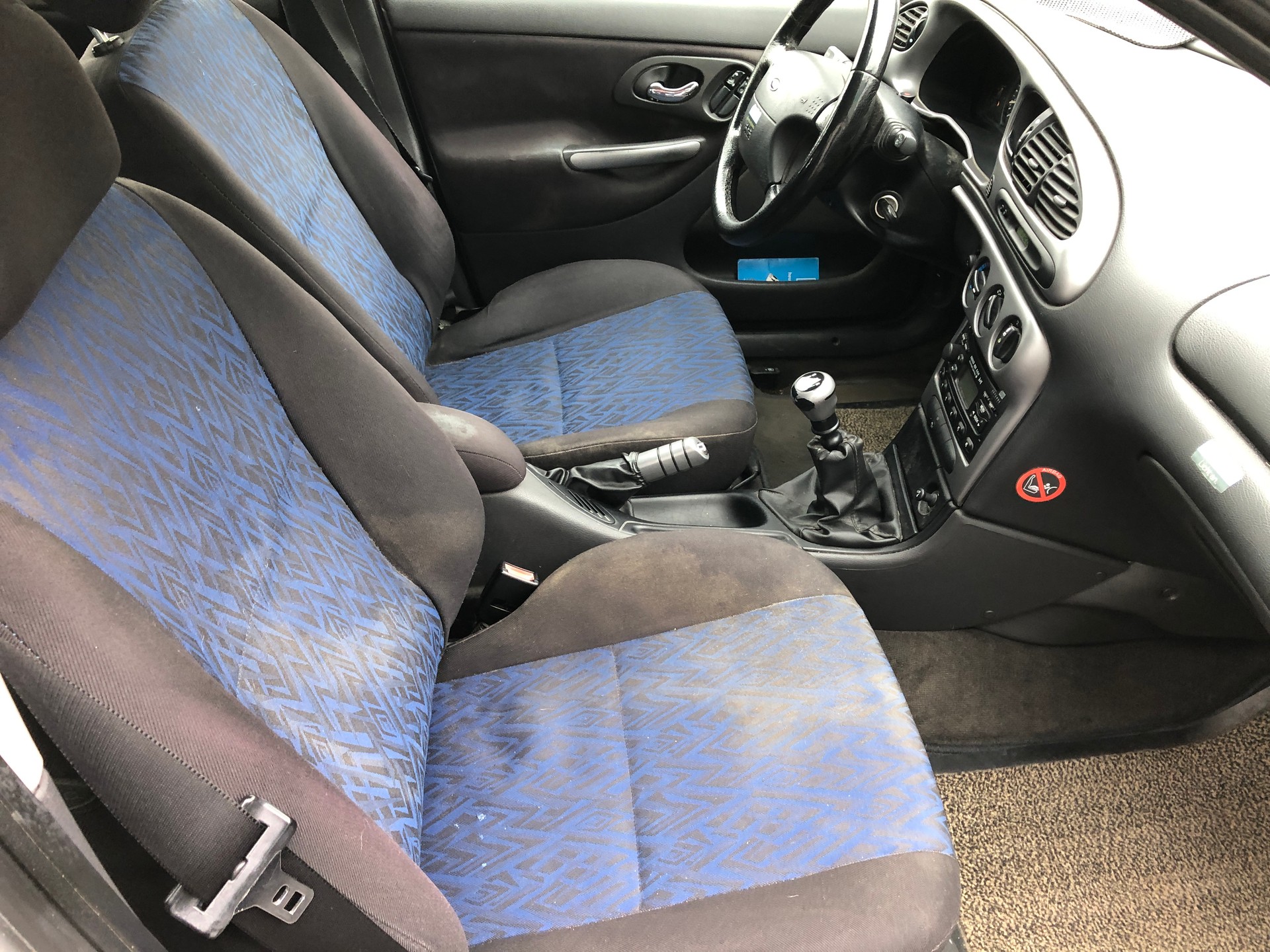 FORD Mondeo 2.0i Trend Futura-image-21