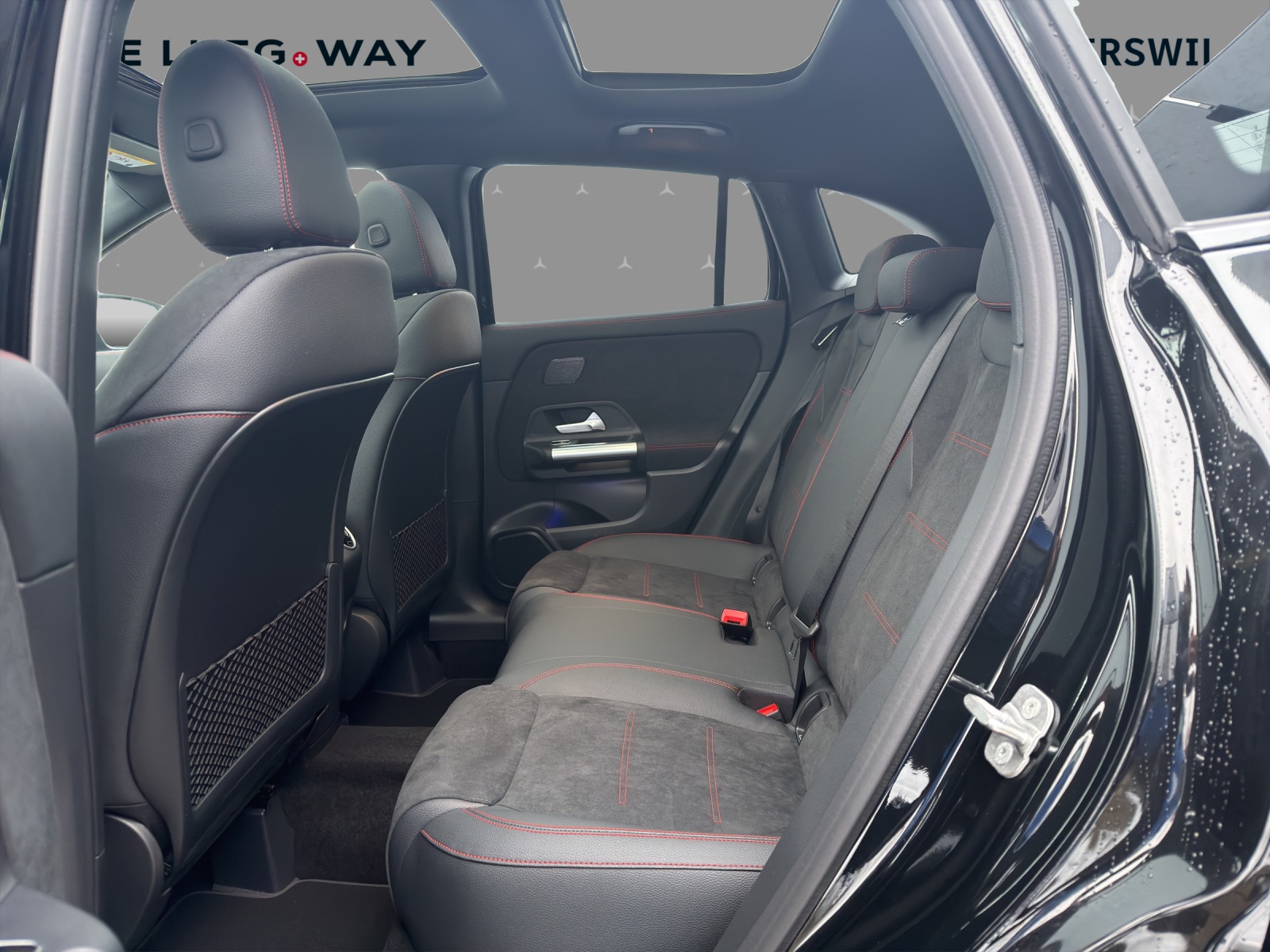 MERCEDES-BENZ GLA 200 Night Star 7G-DCT-image-13