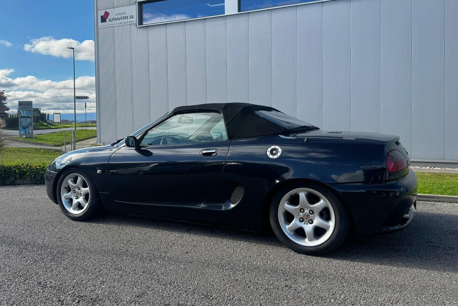 MG MGF 1.8i Steptronic-showroom-element-2