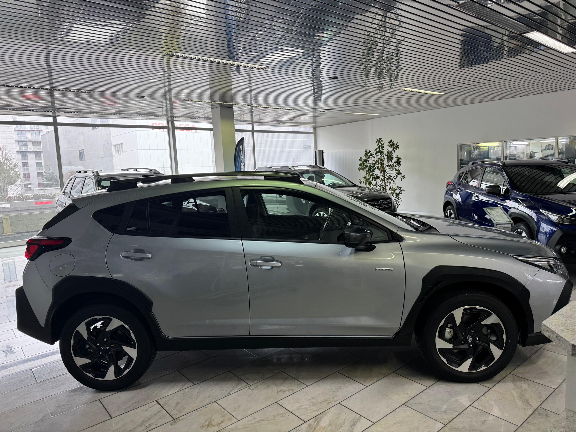 SUBARU Crosstrek 2.0i e-Boxer Swiss Plus-showroom-element-2