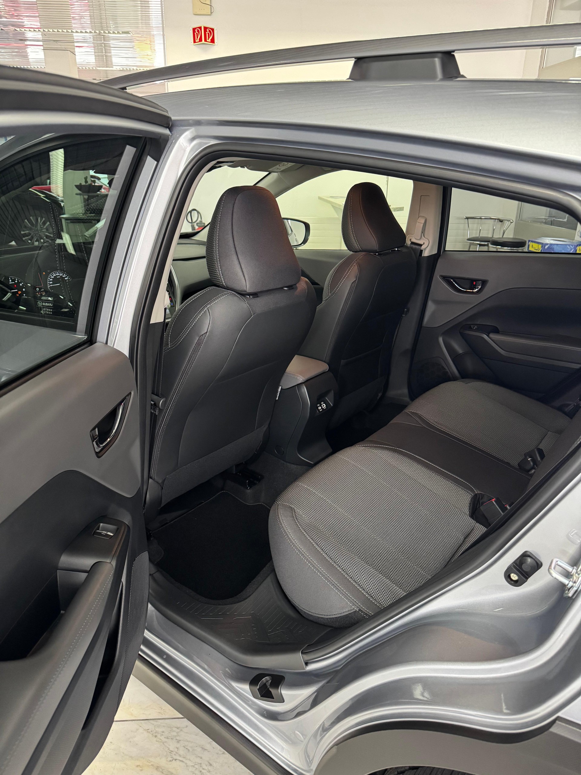 SUBARU Crosstrek 2.0i e-Boxer Swiss Plus-image-6