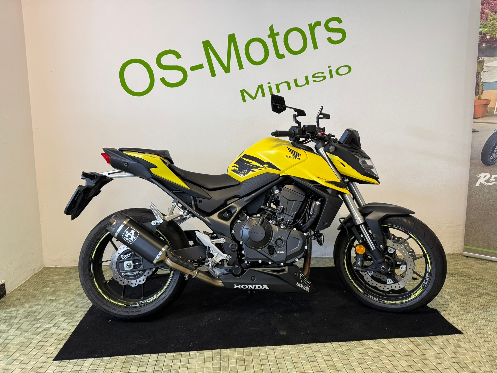 HONDA CB 750 Hornet-image-0