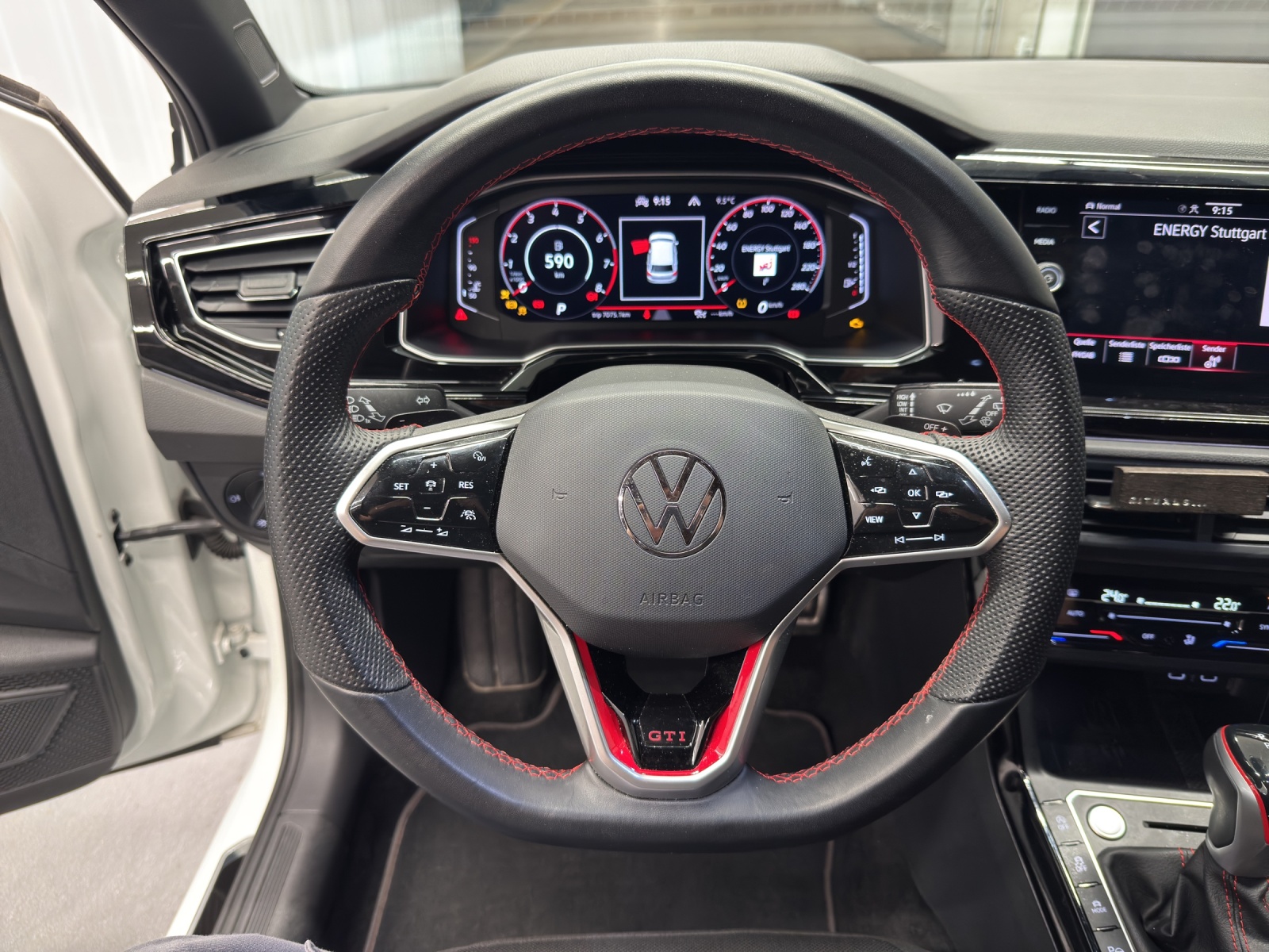VW Polo 2.0 TSI GTI DSG-image-13