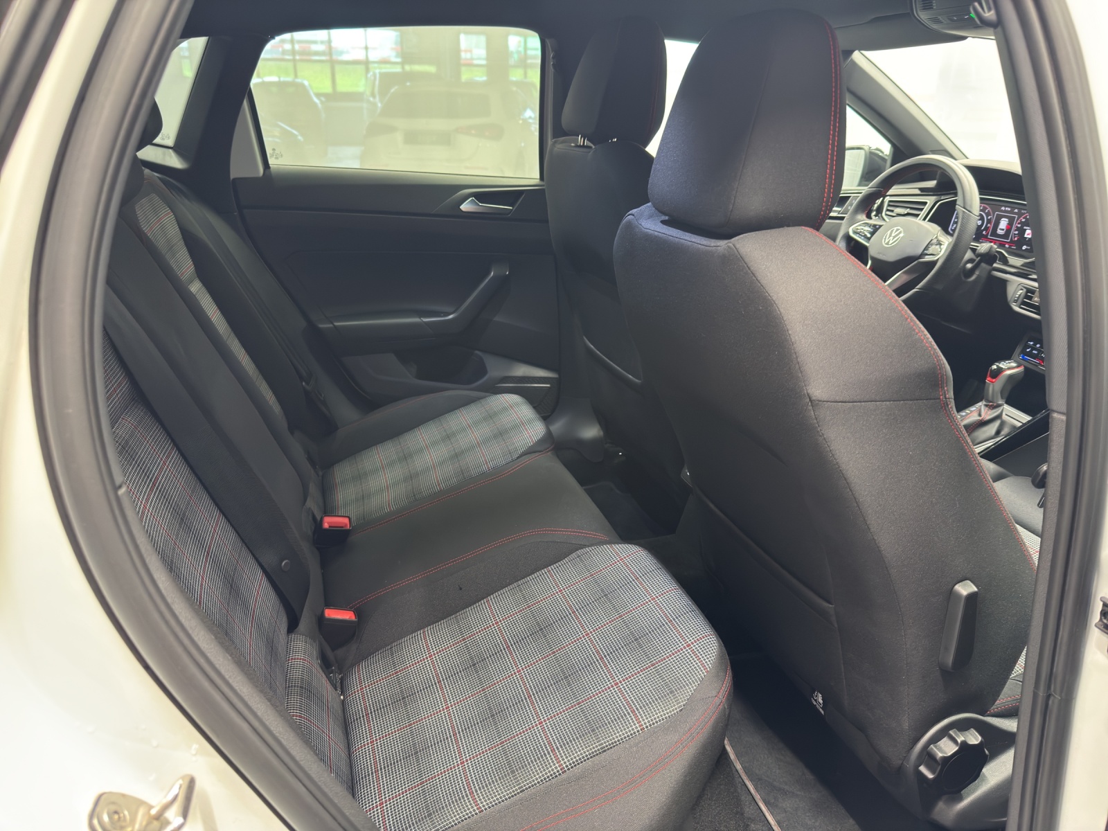 VW Polo 2.0 TSI GTI DSG-image-9