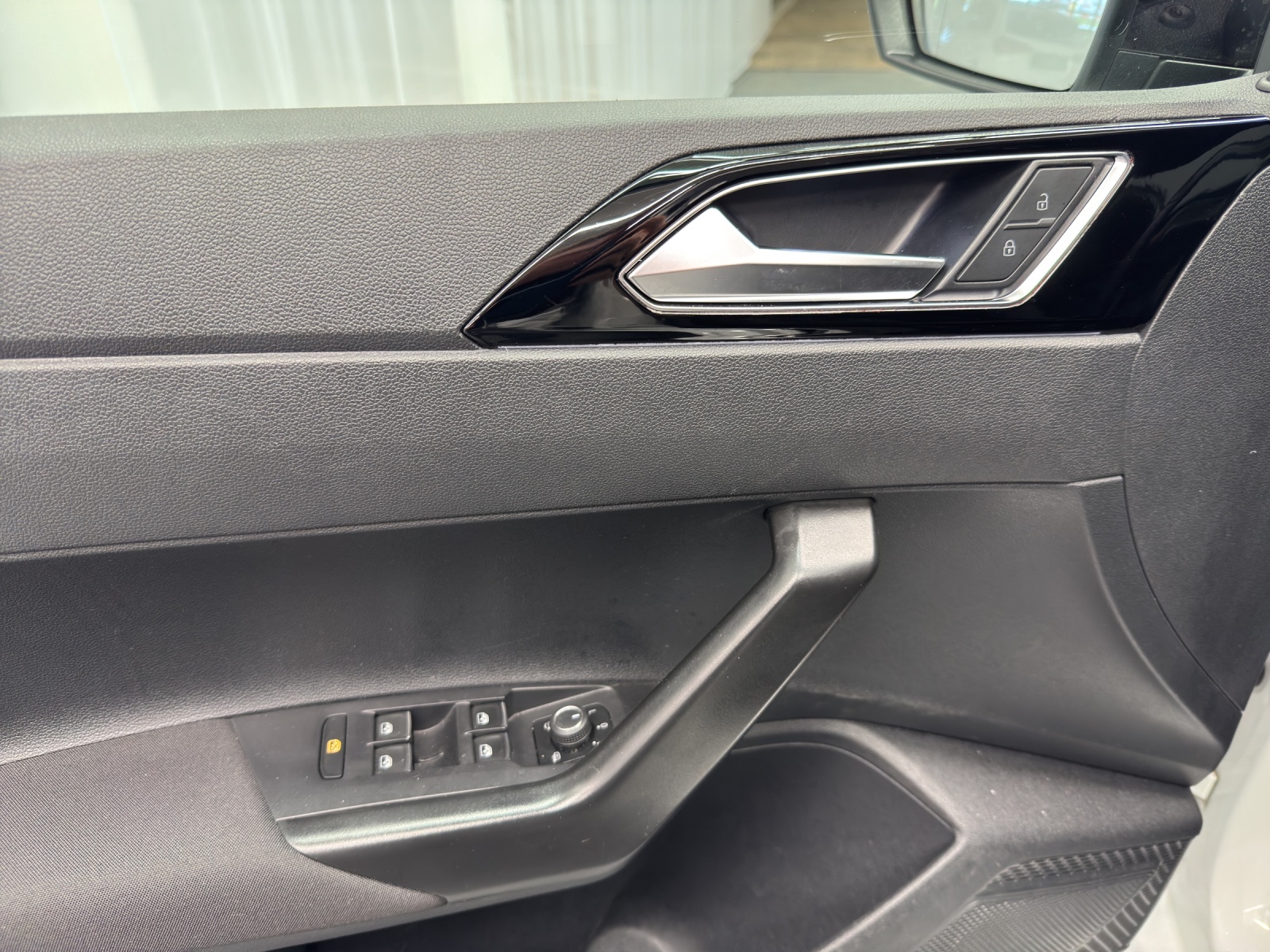 VW Polo 2.0 TSI GTI DSG-image-11