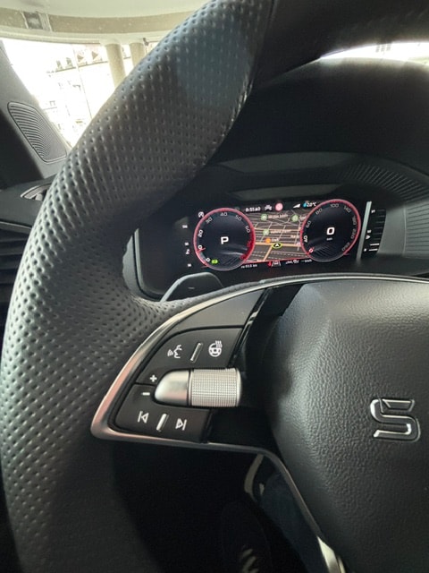 SKODA Karoq 2.0 TSI SportLine 4x4 DSG-image-7