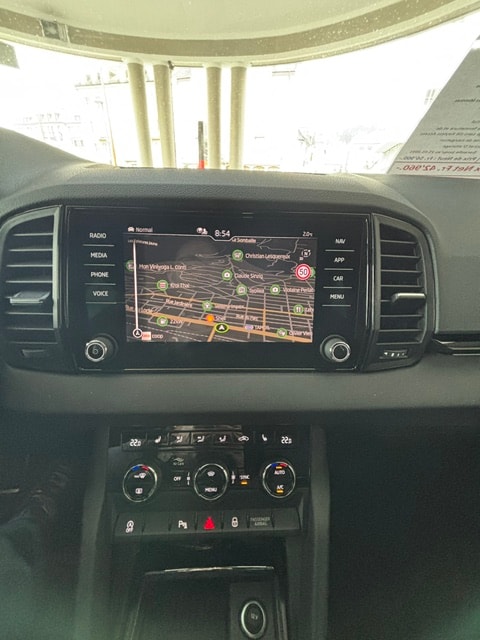 SKODA Karoq 2.0 TSI SportLine 4x4 DSG-image-4