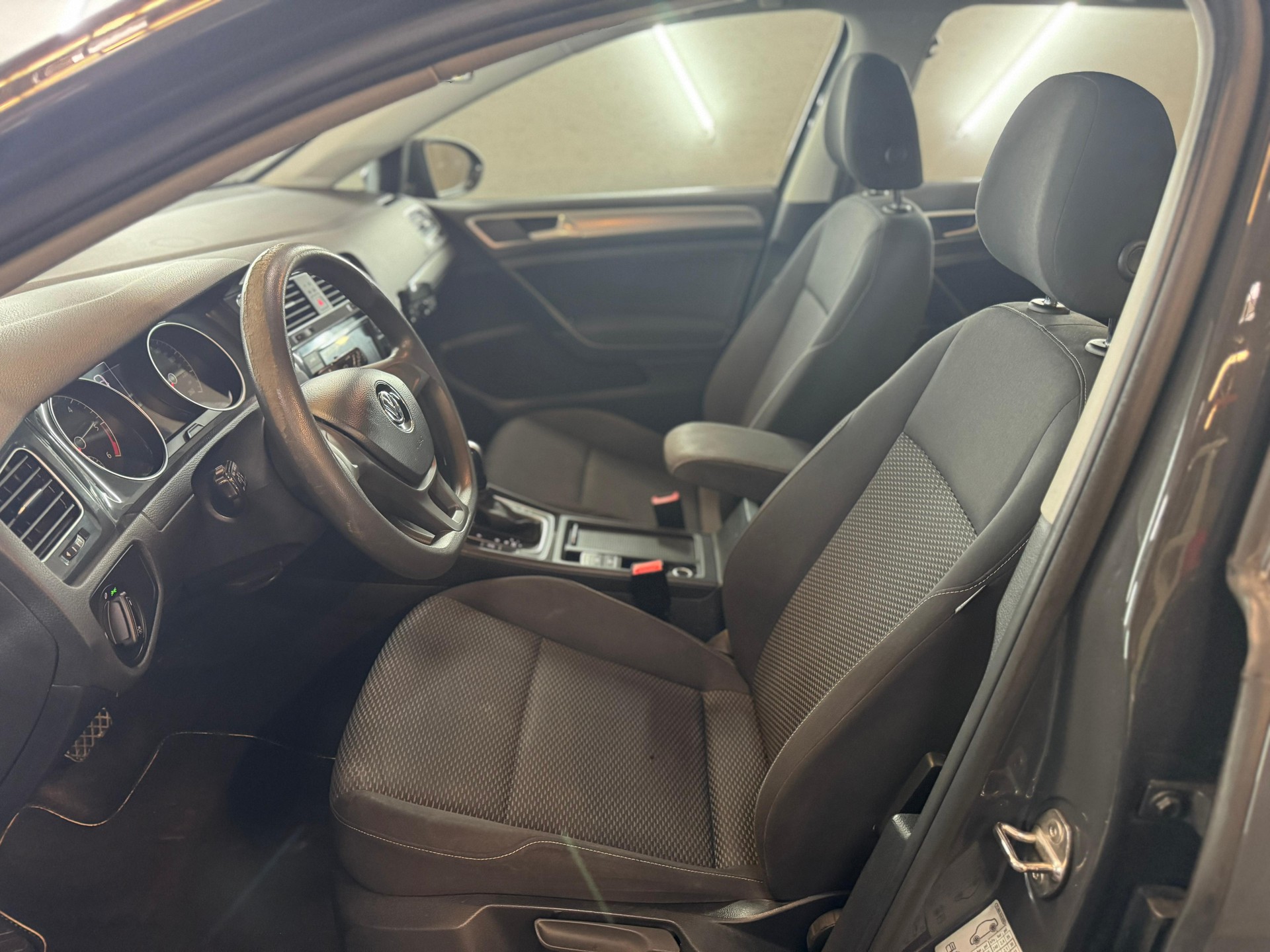 VW Golf Variant 1.6 TDI Trendline DSG-image-7