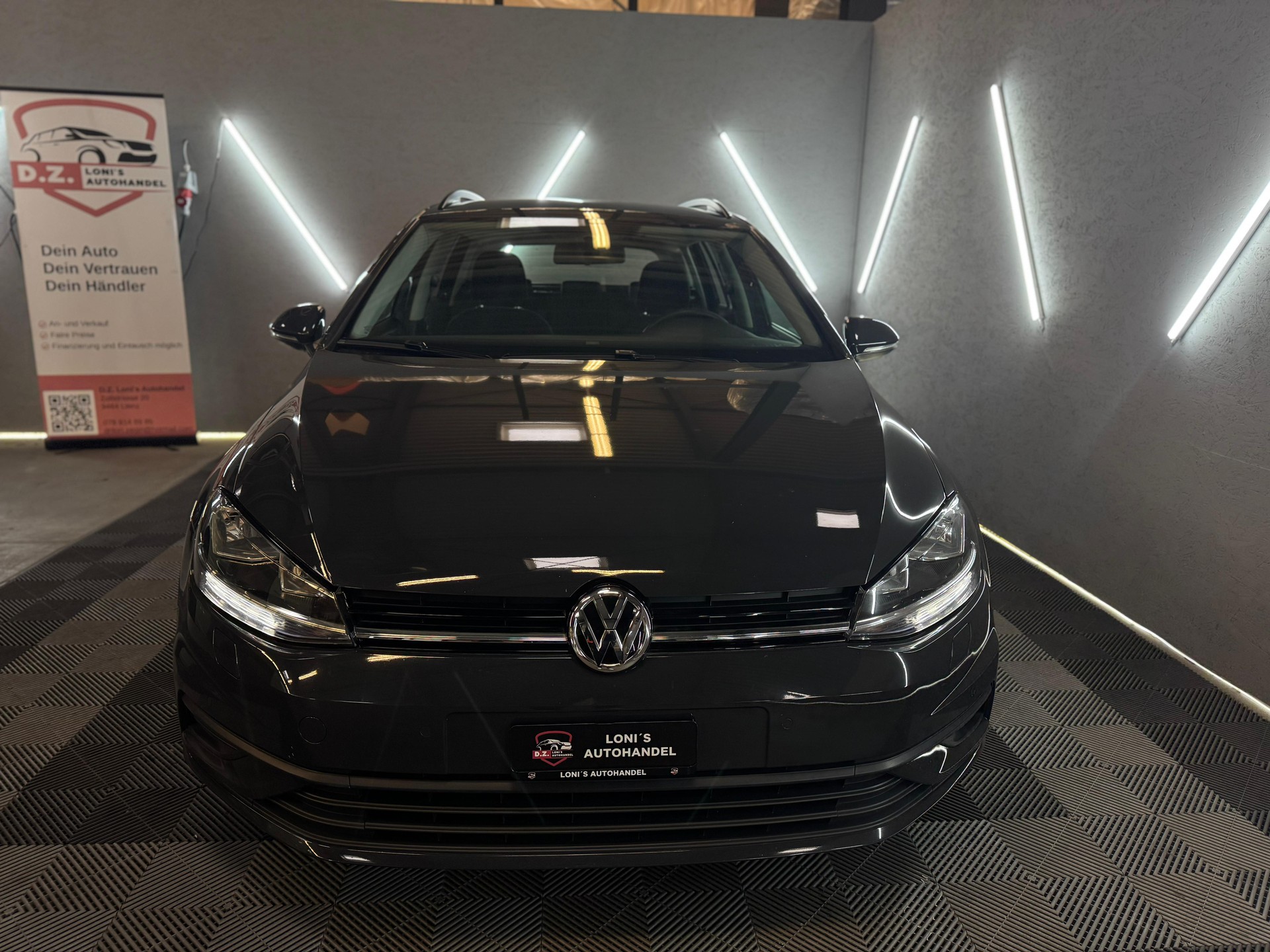 VW Golf Variant 1.6 TDI Trendline DSG-image-2