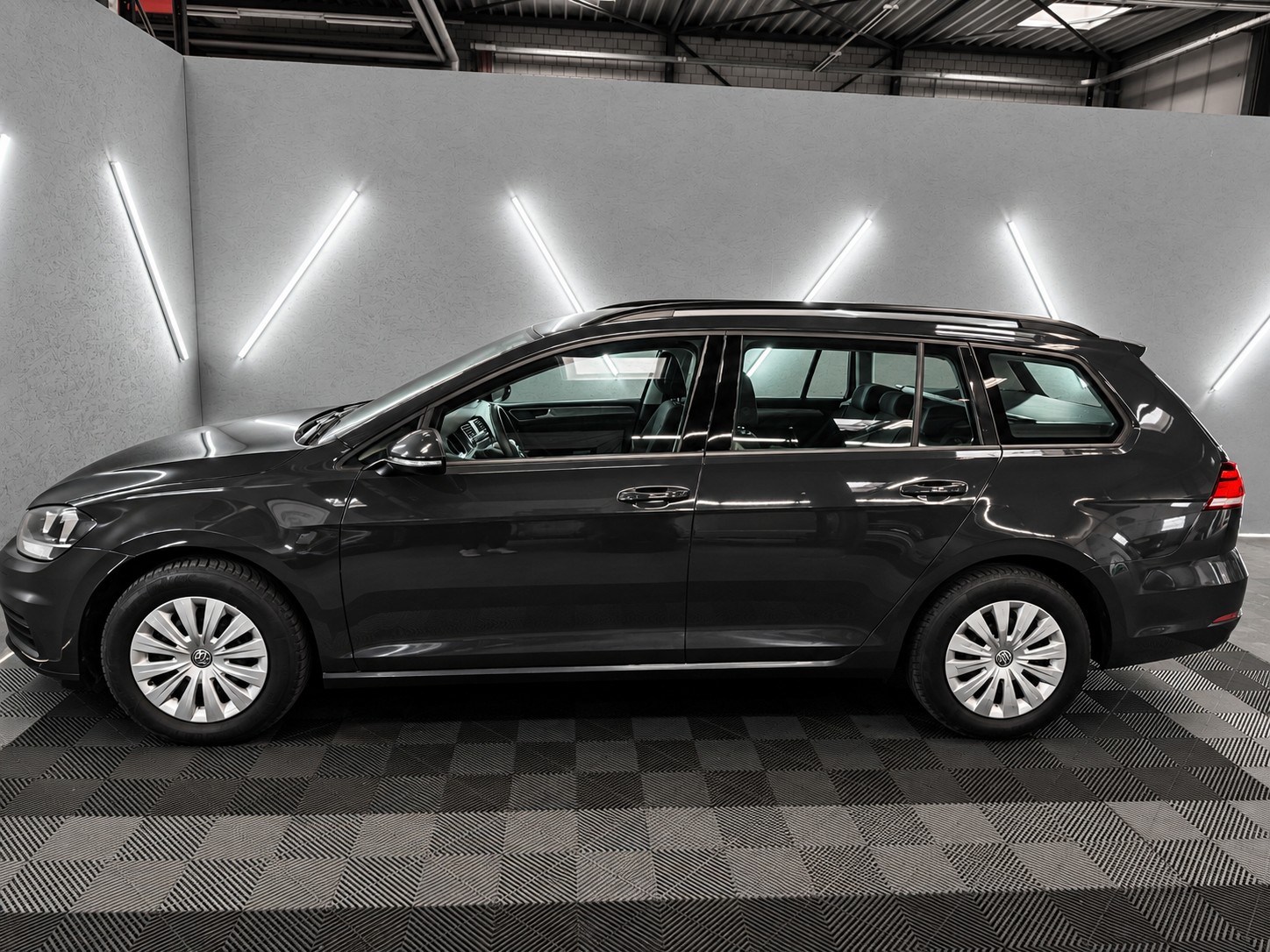 VW Golf Variant 1.6 TDI Trendline DSG-image-3