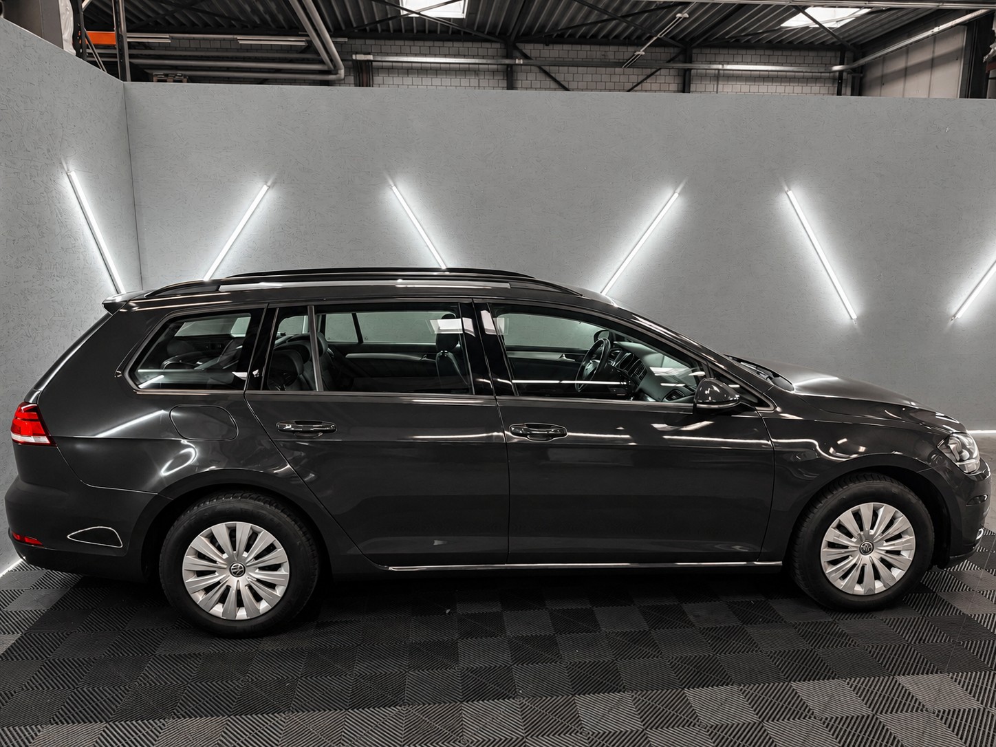 VW Golf Variant 1.6 TDI Trendline DSG-image-2