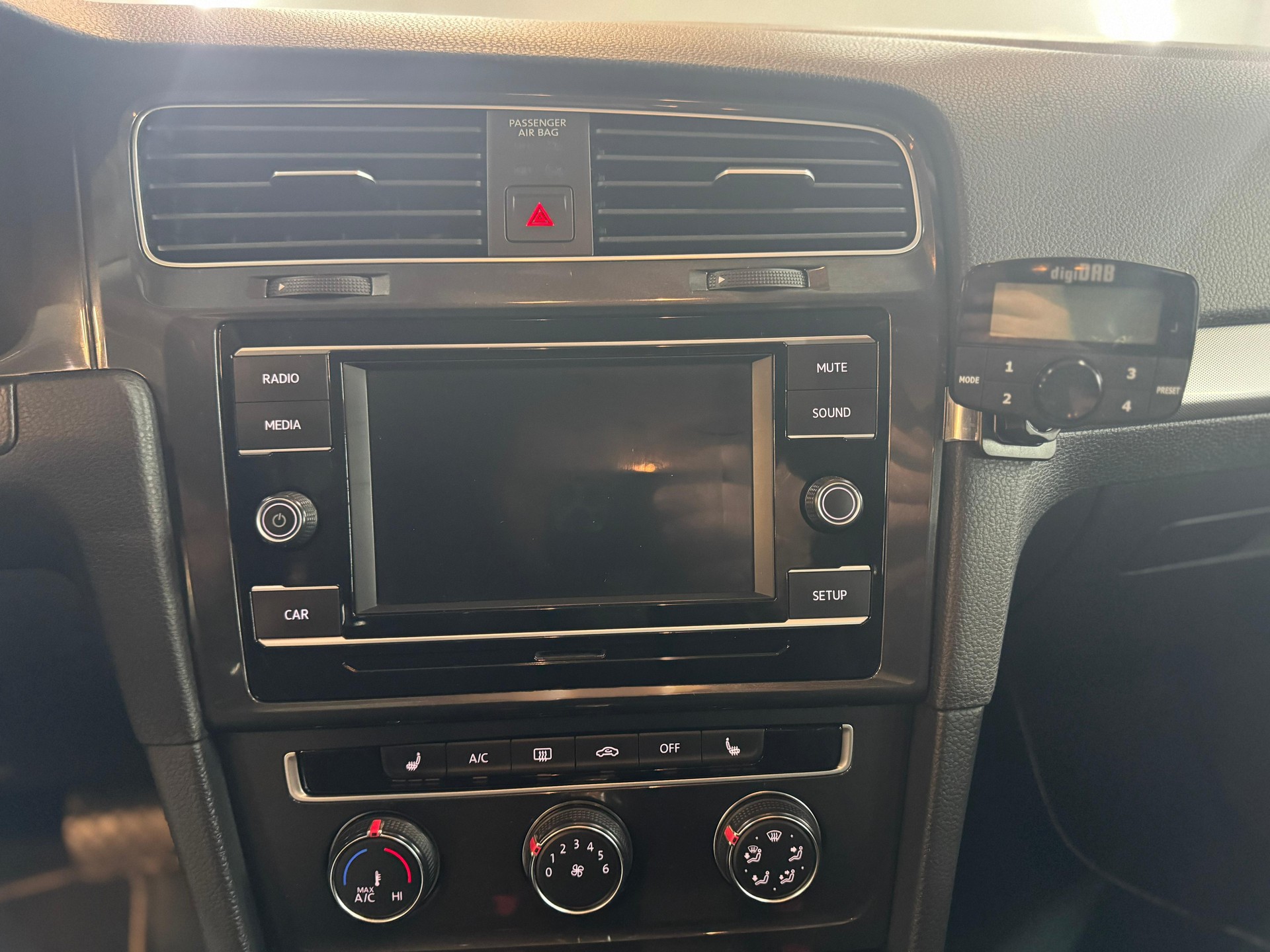 VW Golf Variant 1.6 TDI Trendline DSG-image-11