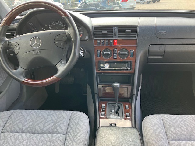 MERCEDES-BENZ C 280 Elégance-image-5