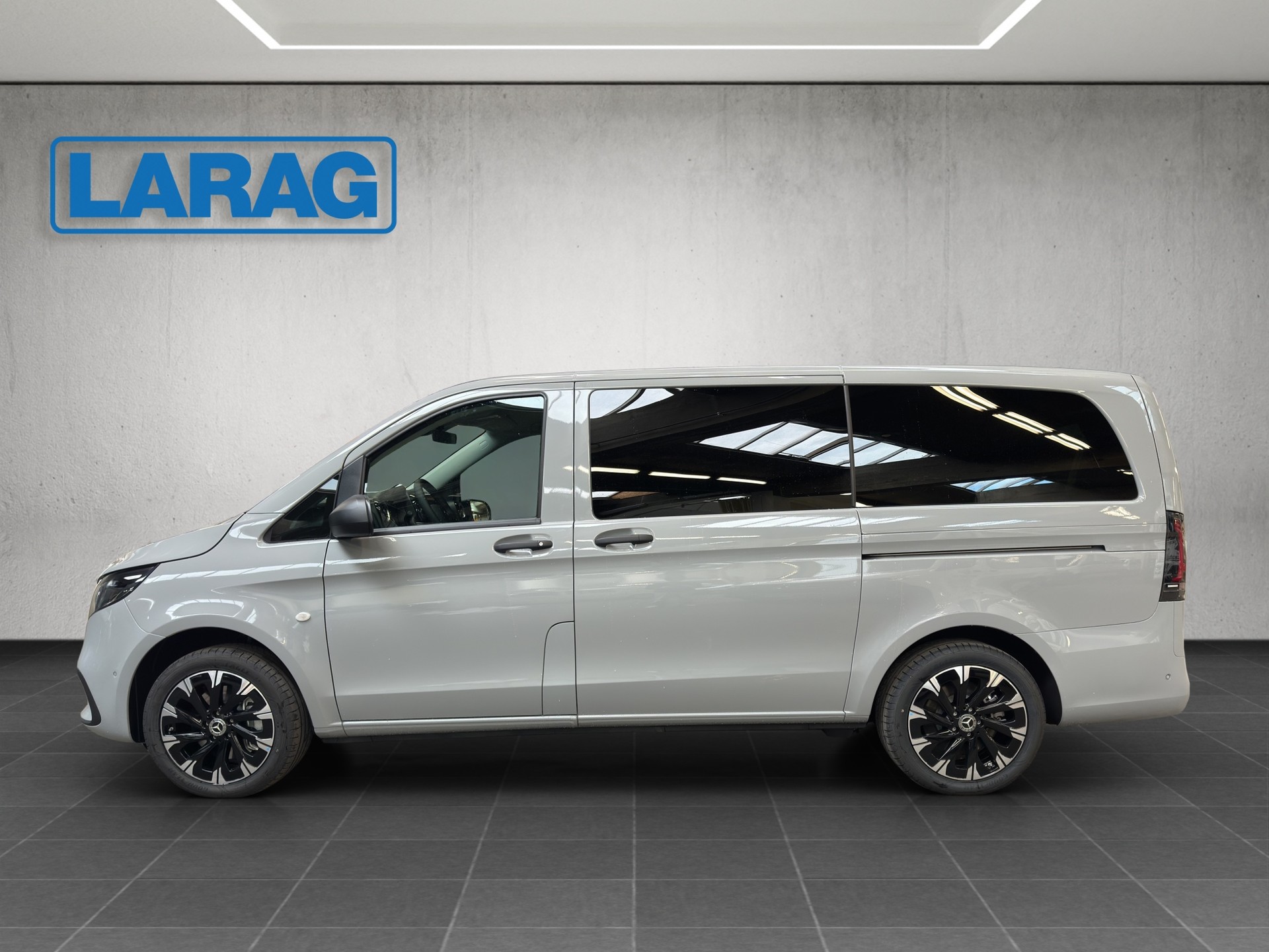 MERCEDES-BENZ Vito 116 CDI Lang Tourer 9G-Tronic 4M Select-image-2