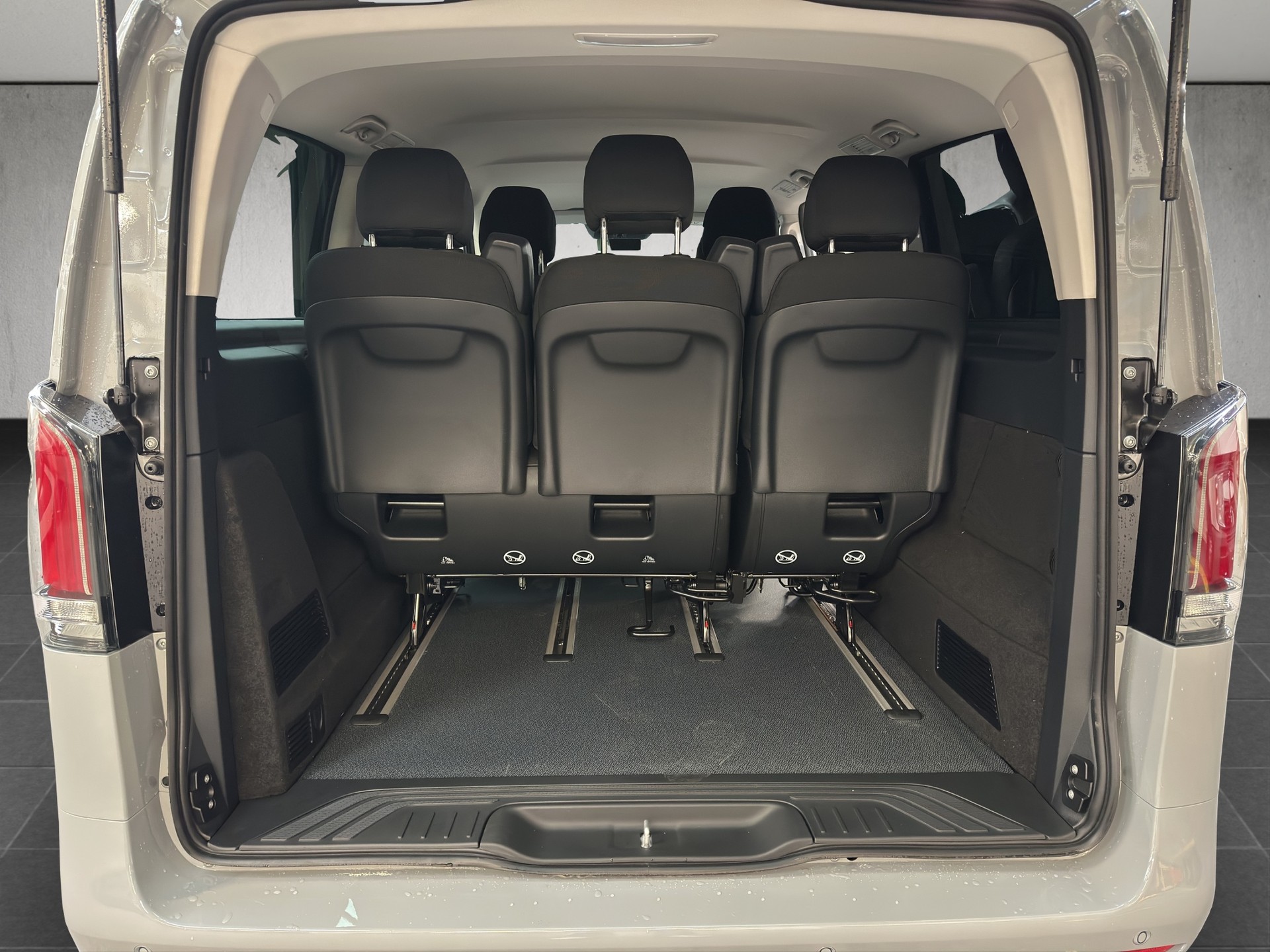 MERCEDES-BENZ Vito 116 CDI Lang Tourer 9G-Tronic 4M Select-image-10