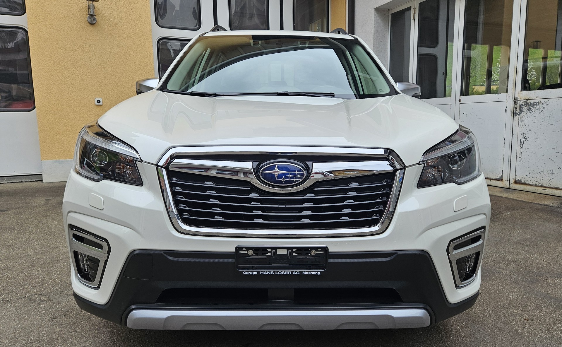 SUBARU Forester 2.0i e-Boxer Luxury Lineartronic-image-5