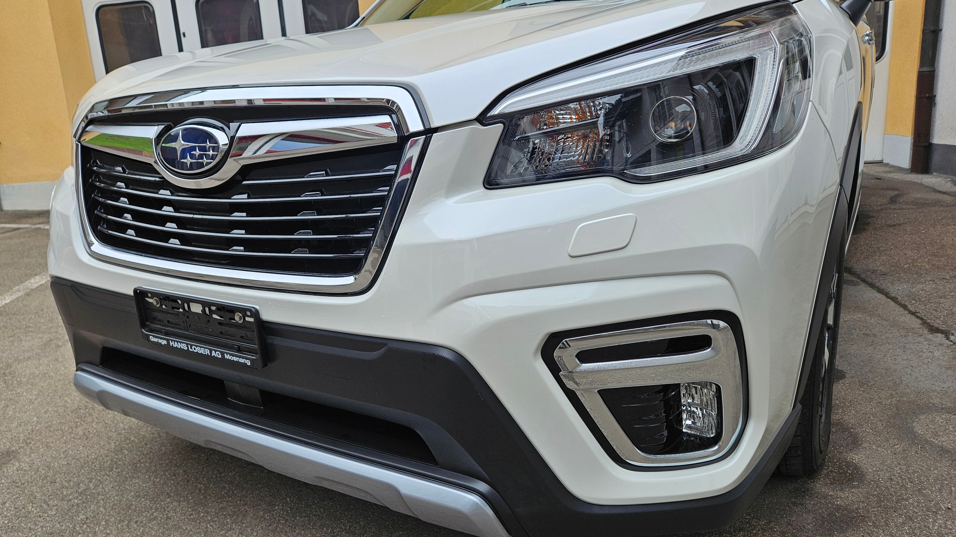 SUBARU Forester 2.0i e-Boxer Luxury Lineartronic-showroom-element-3