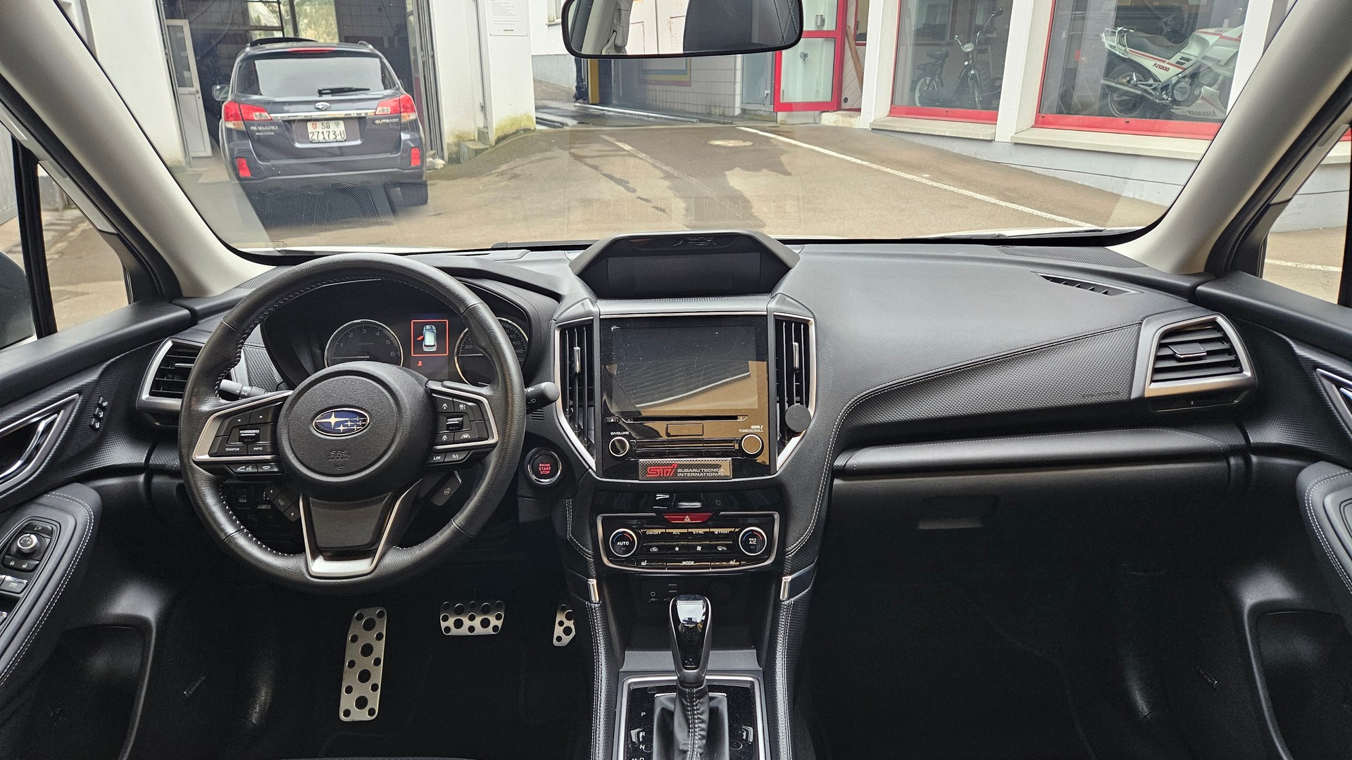 SUBARU Forester 2.0i e-Boxer Luxury Lineartronic-image-25