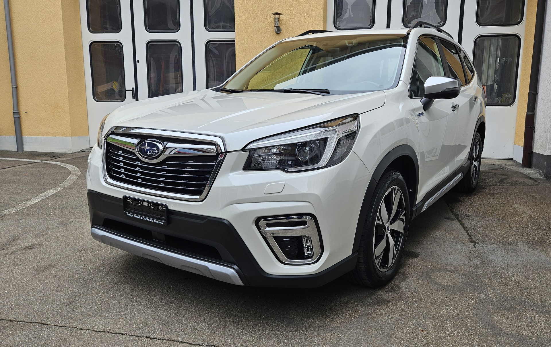 SUBARU Forester 2.0i e-Boxer Luxury Lineartronic