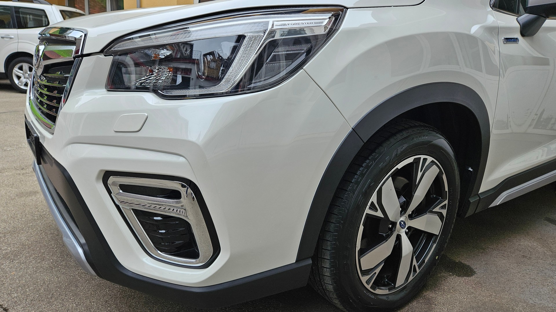 SUBARU Forester 2.0i e-Boxer Luxury Lineartronic-image-26