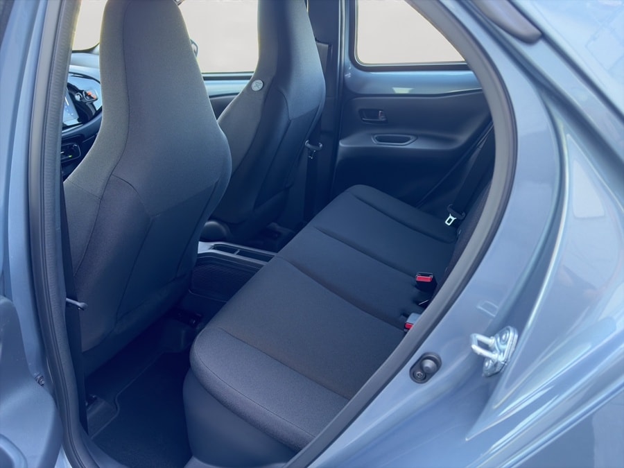TOYOTA Aygo X 1.5 Comfort e-CVT-image-6