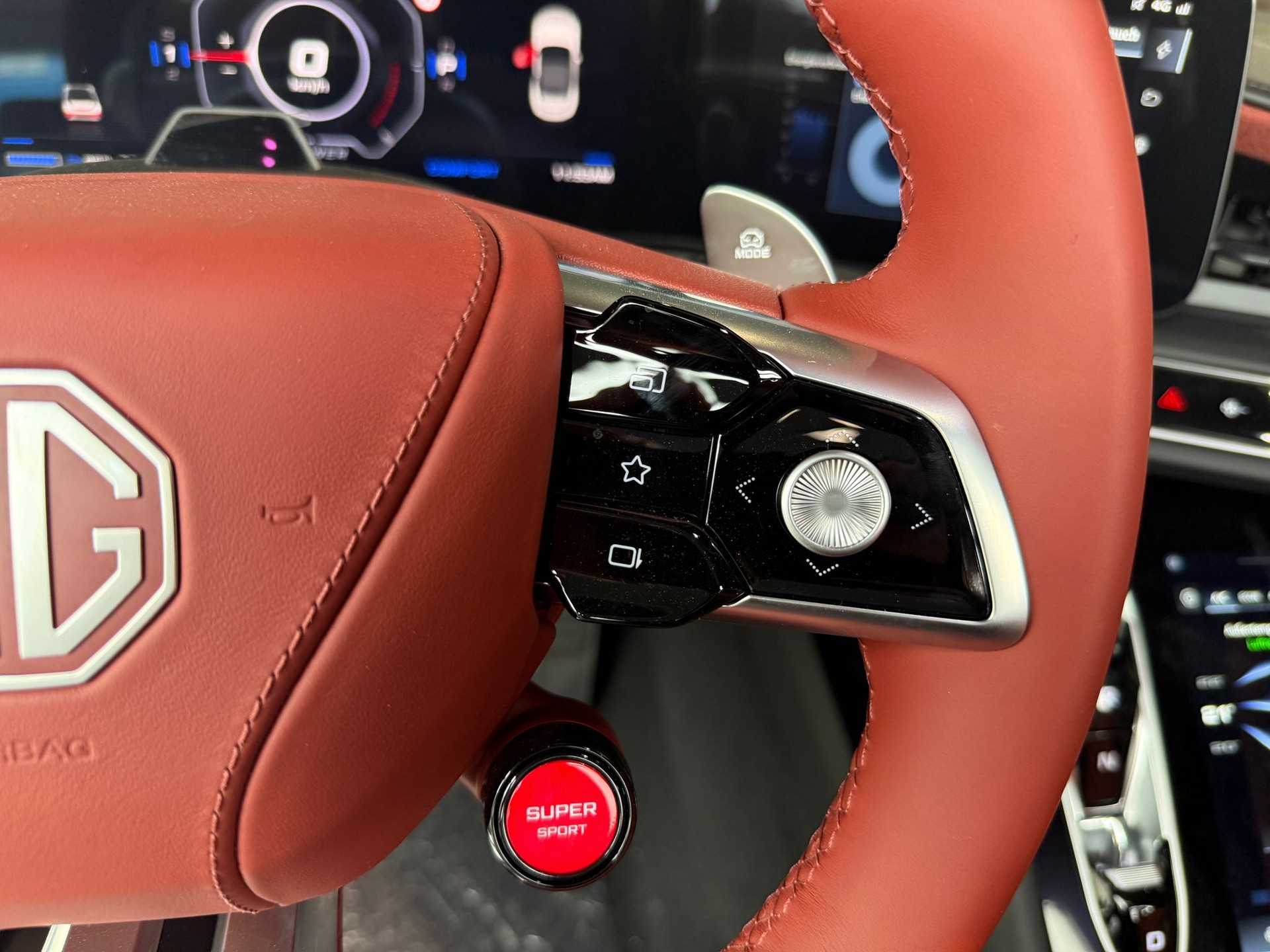 MG Cyberster 77kWh 4WD-image-16