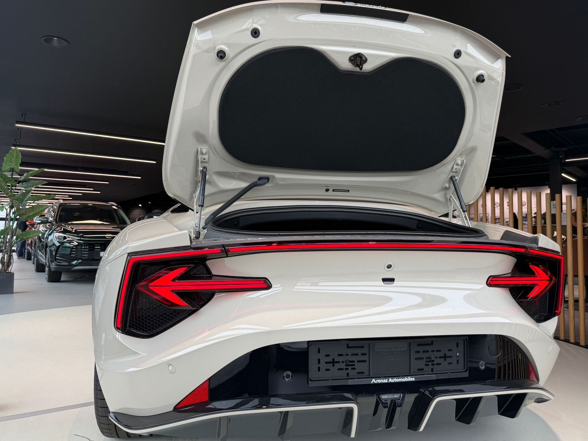 MG Cyberster 77kWh 4WD-image-29