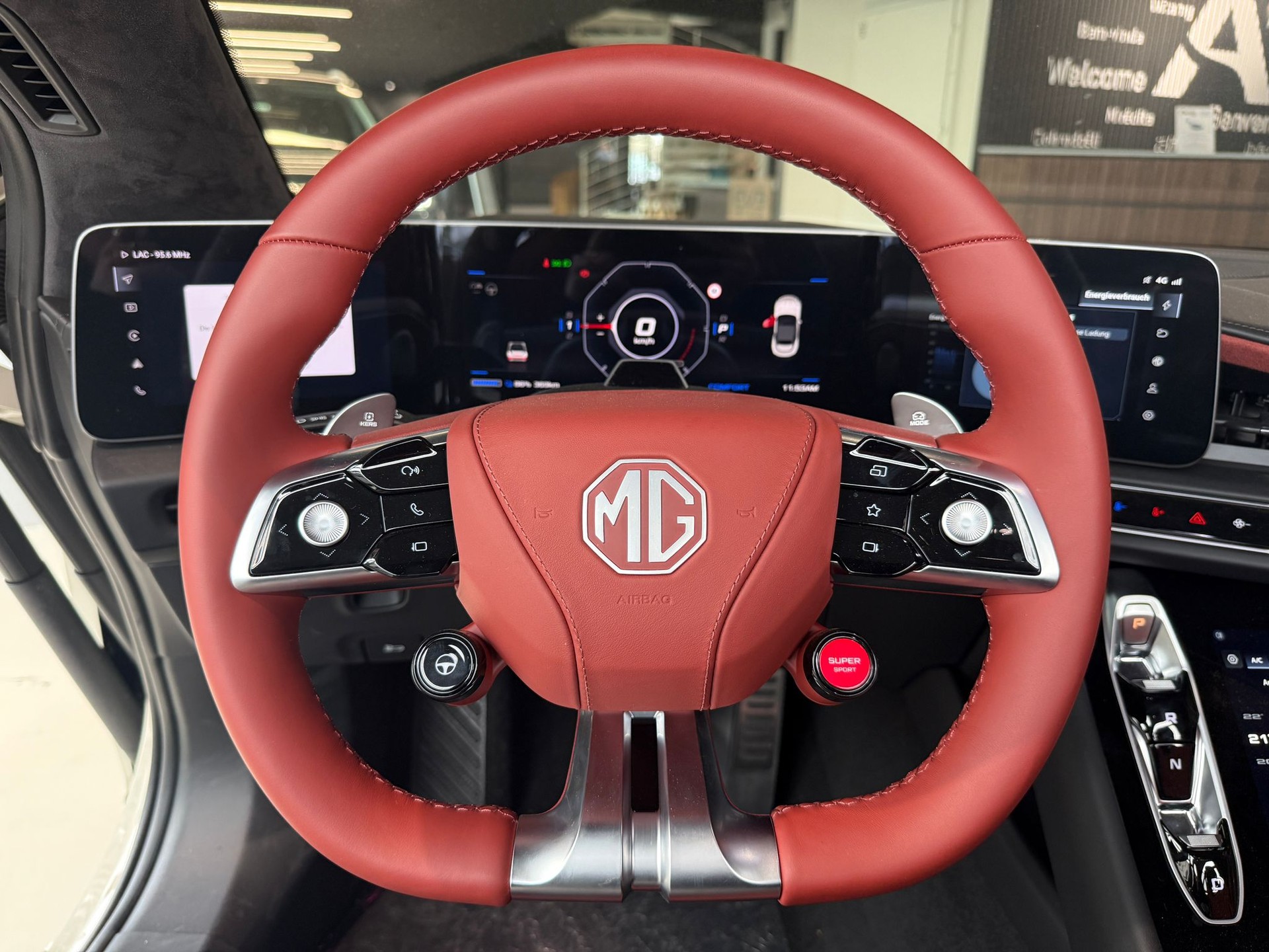 MG Cyberster 77kWh 4WD-image-14