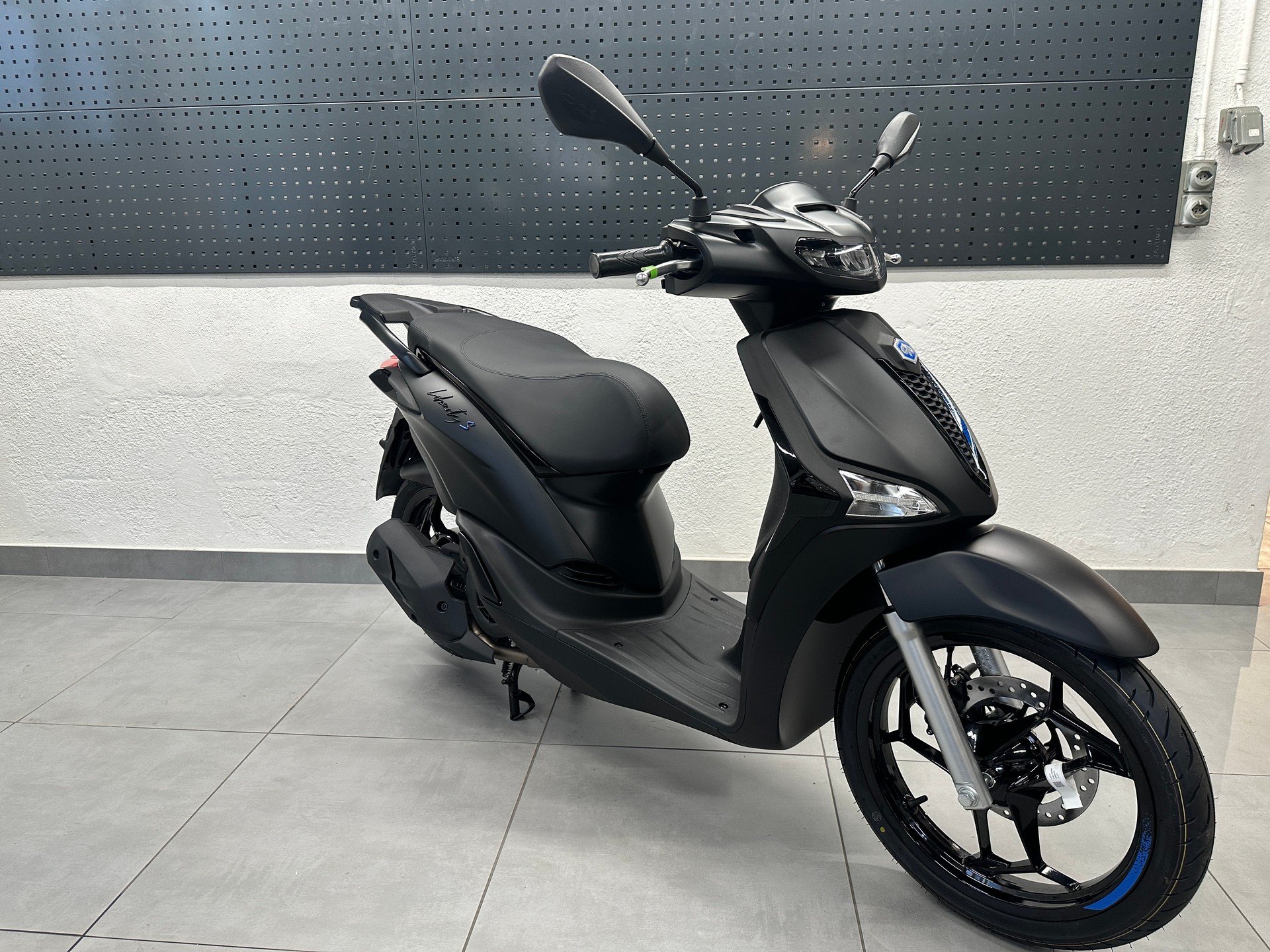 PIAGGIO Liberty 125 Sport | Neu | ABS | 125cc | Roller-image-2
