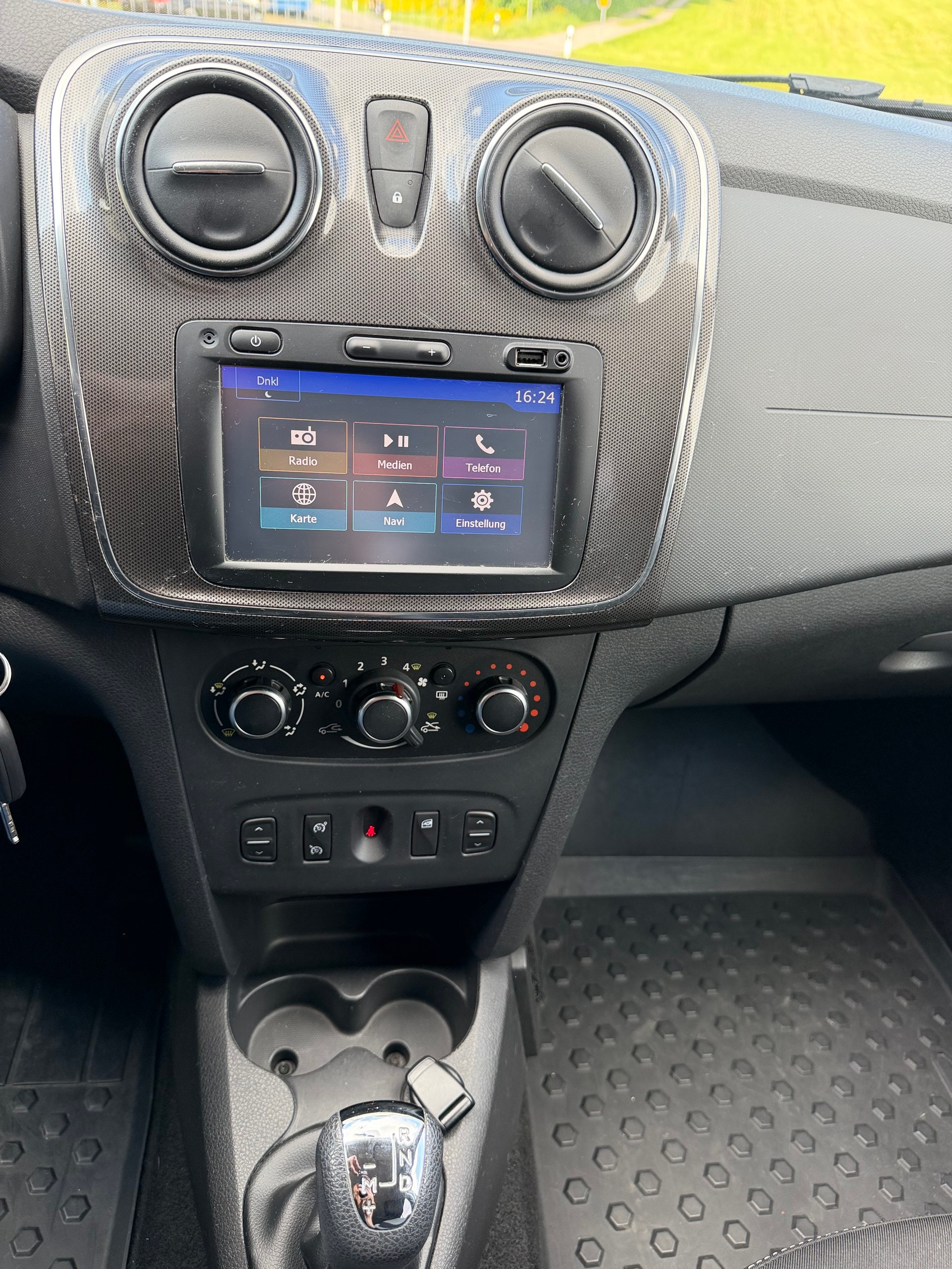 DACIA Logan MCV 0.9 Stepway Automatic-image-13